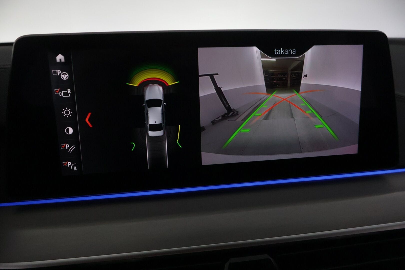 BMW 530 2019 G30 Sedan 530e A iPerformance Luxury Line - *HUD | Kattoluukku | Sport-penkit osasähkösäädöillä | Prof. Navi | P.kamera | Adapt. LED-ajovalot | 2x latauskaapelit | 2x renkaat & vanteet*