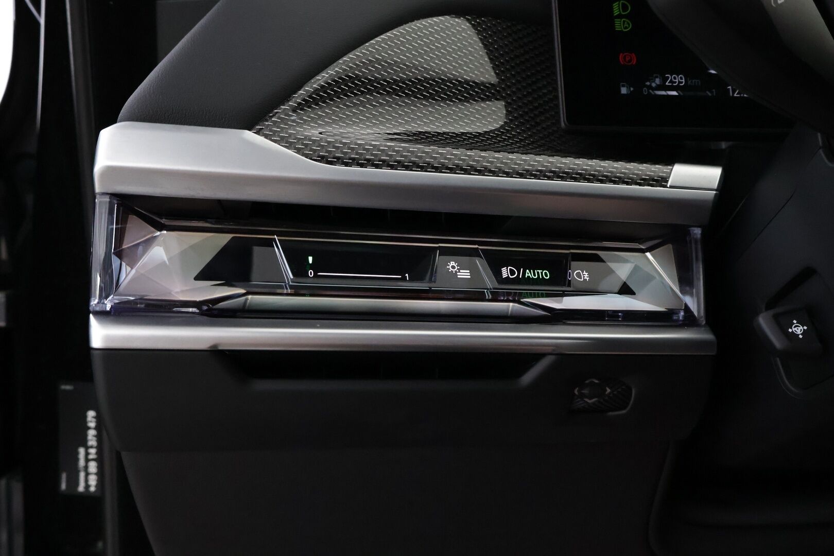 BMW 750 2023 G70 Sedan 750e xDrive M-Sport - SkyLounge | B&W / HUD | Hieronta | Soft Close | ACC | DAP | Connoisseur | Nelipyöräohjaus | IconicGlow | Supervarusteltu | HARVOIN TARJOLLA!