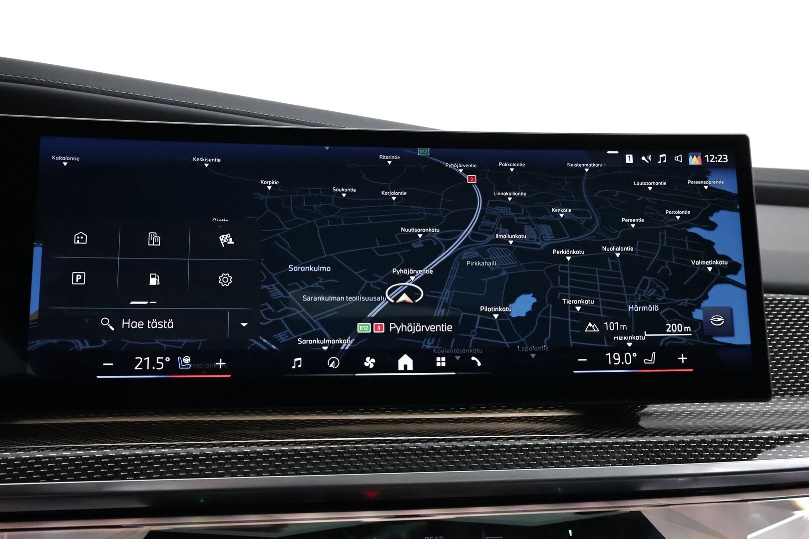 BMW 750 2023 G70 Sedan 750e xDrive M-Sport - SkyLounge | B&W / HUD | Hieronta | Soft Close | ACC | DAP | Connoisseur | Nelipyöräohjaus | IconicGlow | Supervarusteltu | HARVOIN TARJOLLA!
