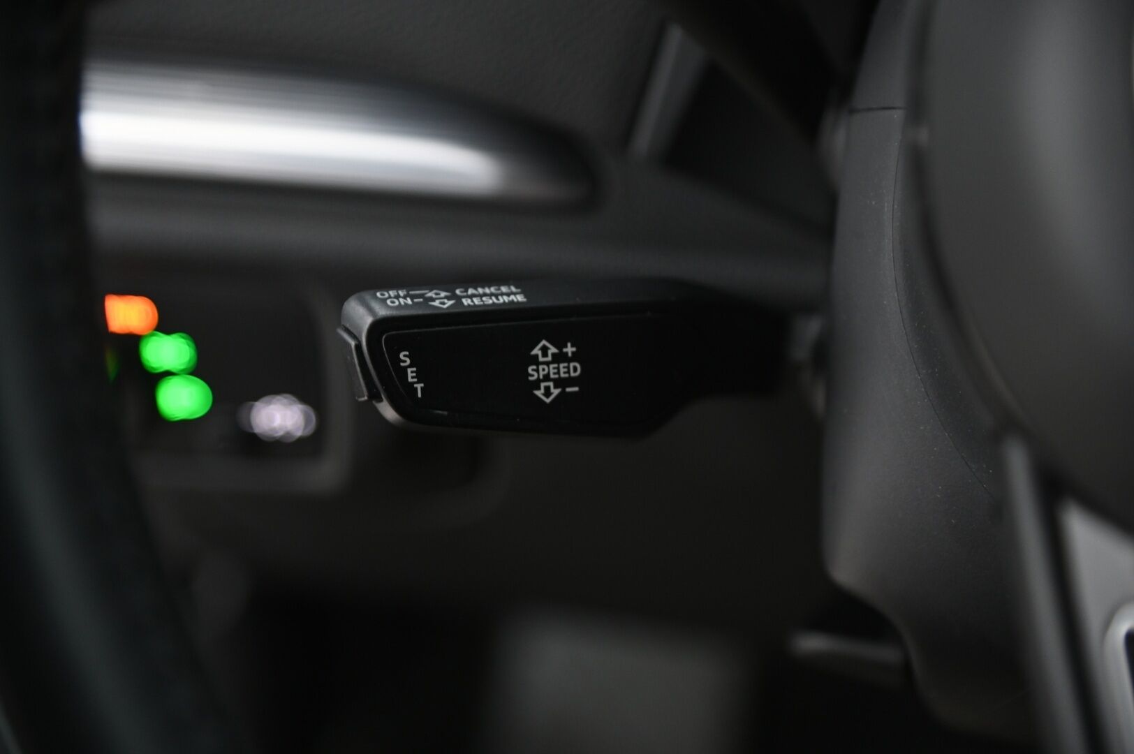 Audi A3 2018 e-tron Sportback 1,4 TFSI S tronic *Sporttipenkit / Flatbottom / MMI Navi / Tutkat* - Sporttipenkit | Flatbottom | Digimittaristo | MMI Navi | P.Tutkat | Lohko | 2x Alut