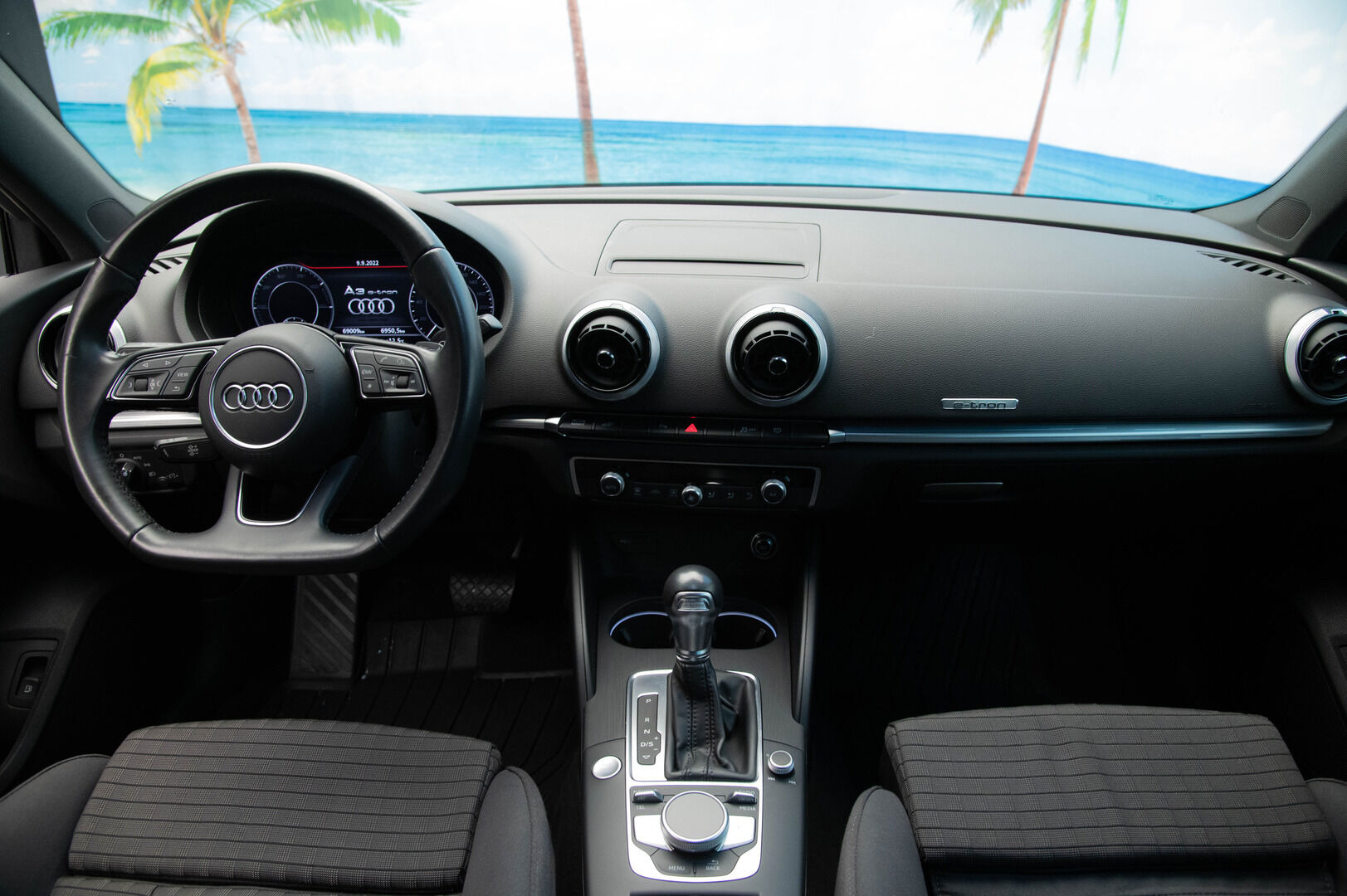 Audi A3 2018 e-tron Sportback 1,4 TFSI S tronic *Sporttipenkit / Flatbottom / MMI Navi / Tutkat* - Sporttipenkit | Flatbottom | Digimittaristo | MMI Navi | P.Tutkat | Lohko | 2x Alut
