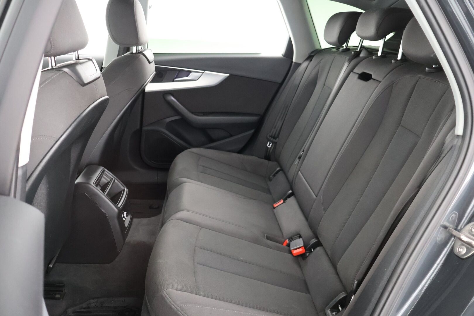 Audi A4 2016 Avant Business 2,0 TDI 140 kW quattro S tronic - MMI+ | Virtual cockpit | Koukku | LED | Tulossa myyntiin, kysy lisätiedot myyjältä! 