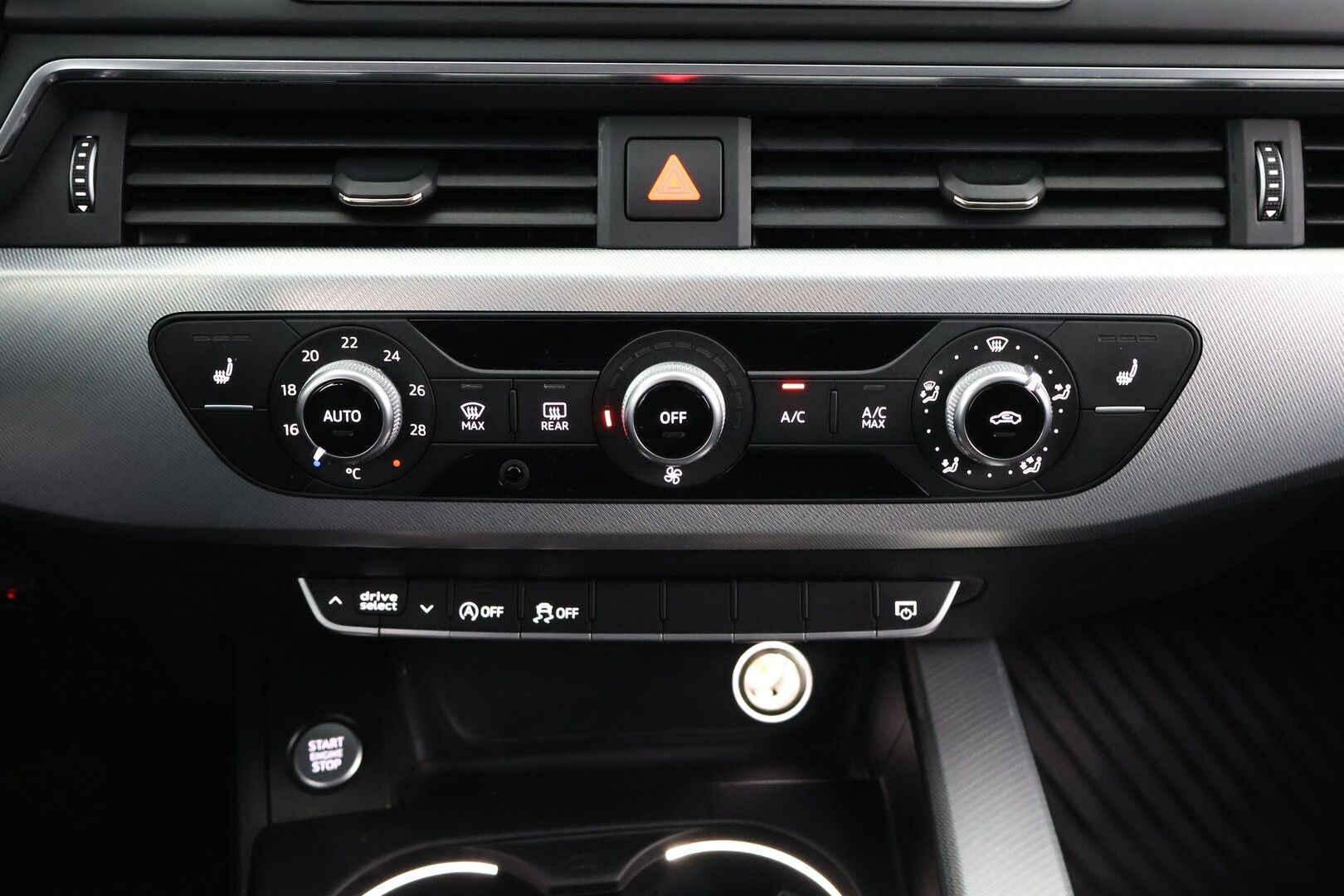 Audi A4 2016 Avant Business 2,0 TDI 140 kW quattro S tronic - MMI+ | Virtual cockpit | Koukku | LED | Tulossa myyntiin, kysy lisätiedot myyjältä! 