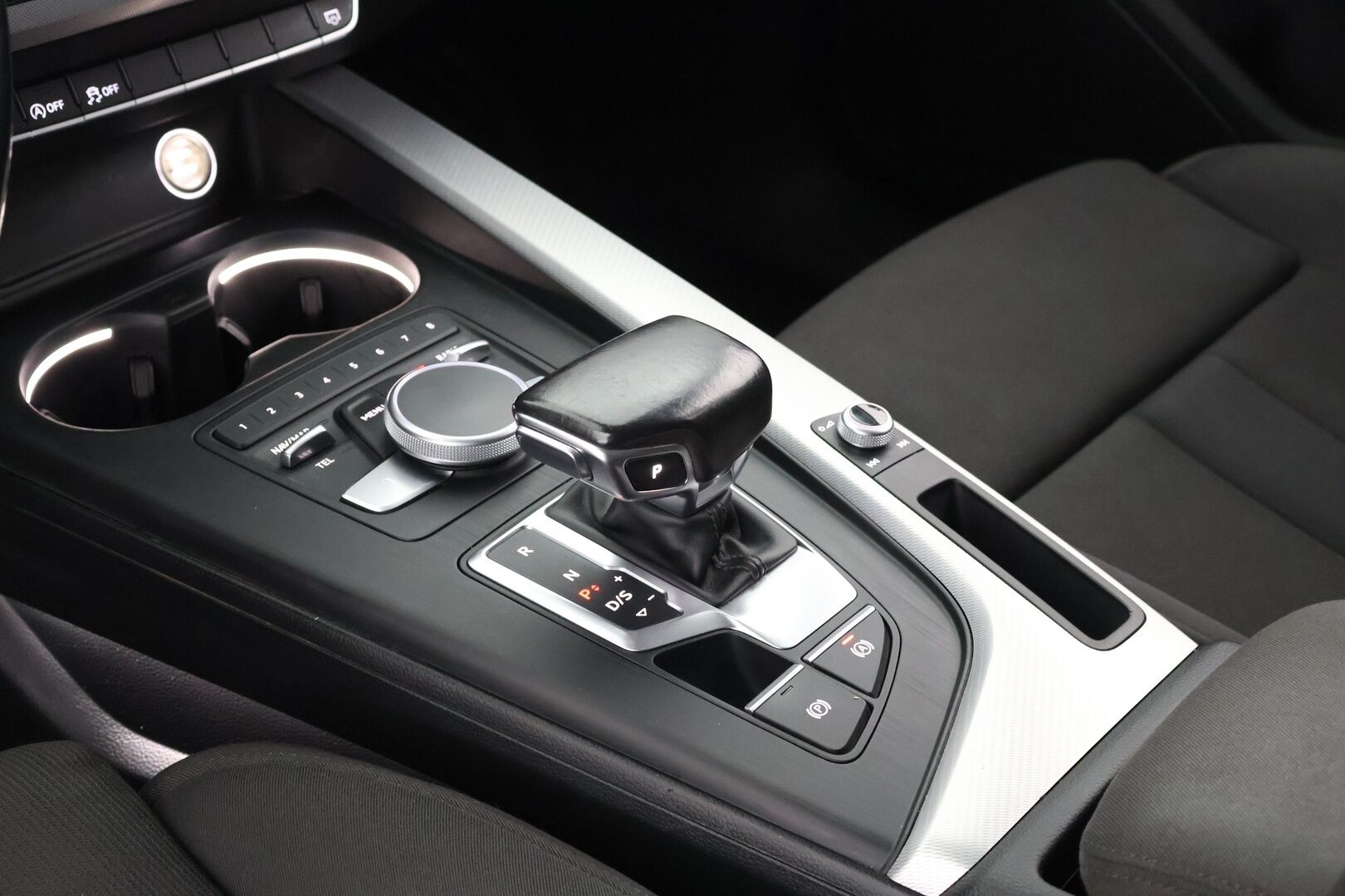 Audi A4 2016 Avant Business 2,0 TDI 140 kW quattro S tronic - MMI+ | Virtual cockpit | Koukku | LED | Tulossa myyntiin, kysy lisätiedot myyjältä! 