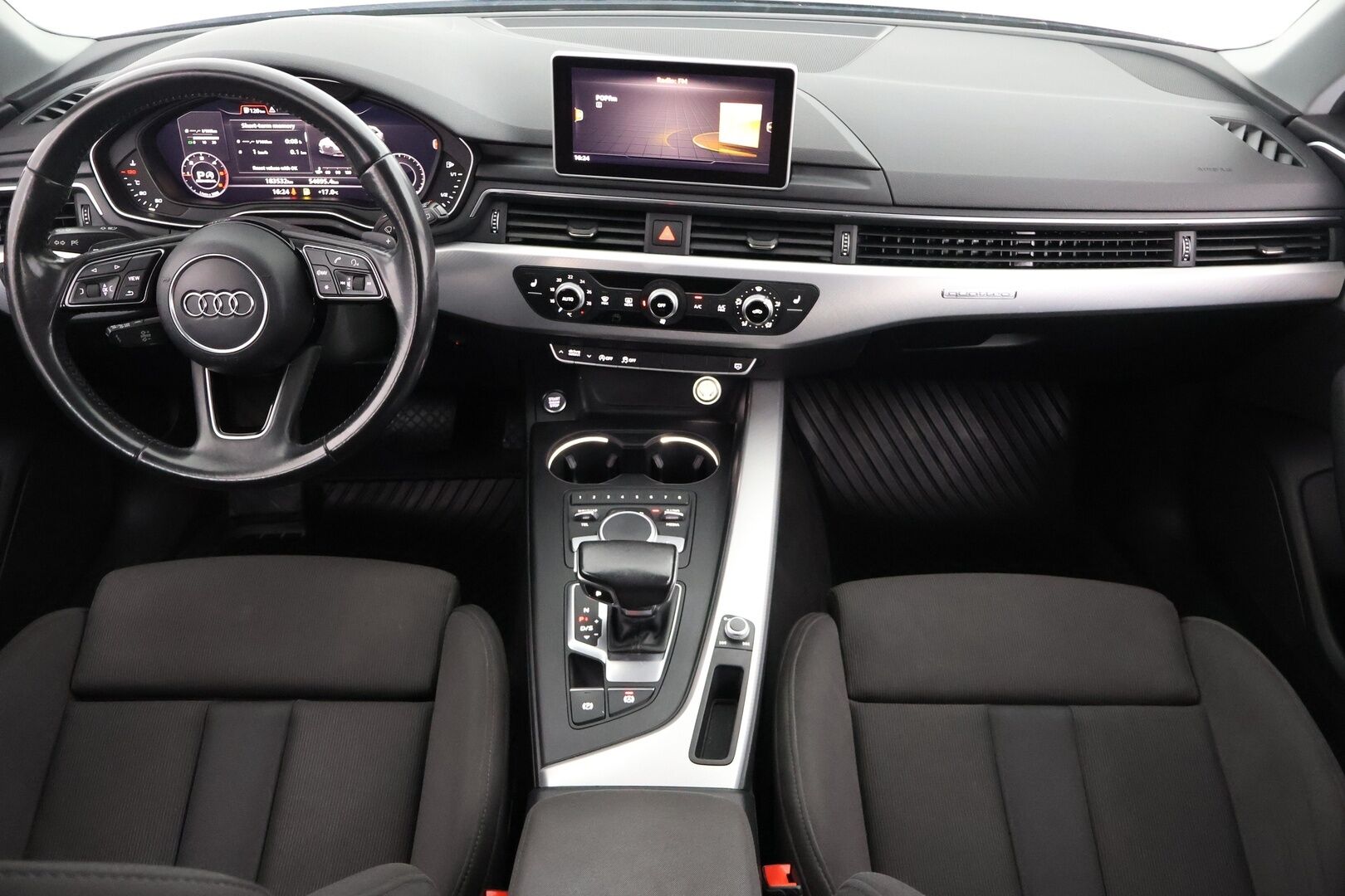 Audi A4 2016 Avant Business 2,0 TDI 140 kW quattro S tronic - MMI+ | Virtual cockpit | Koukku | LED | Tulossa myyntiin, kysy lisätiedot myyjältä! 