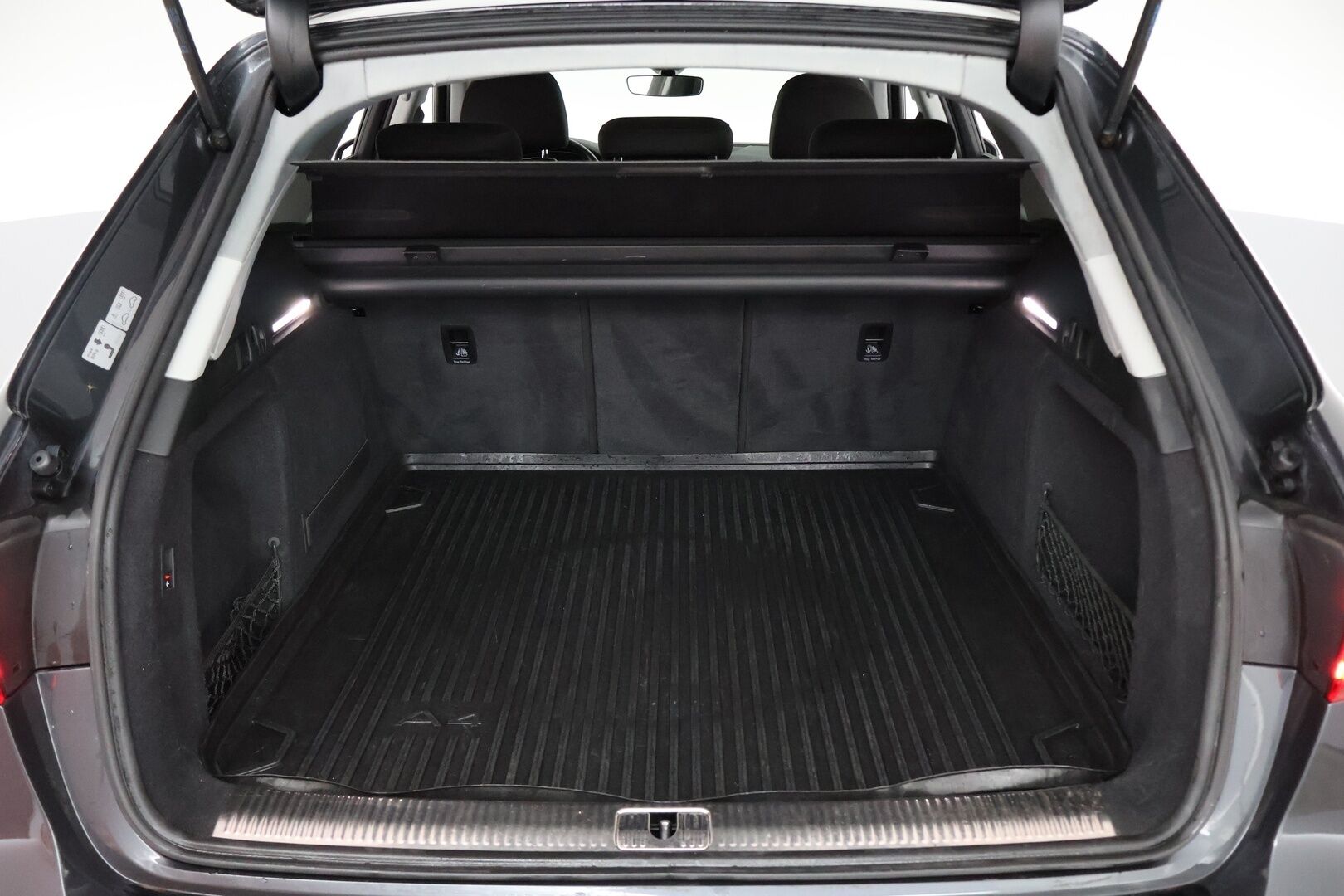 Audi A4 2016 Avant Business 2,0 TDI 140 kW quattro S tronic - MMI+ | Virtual cockpit | Koukku | LED | Tulossa myyntiin, kysy lisätiedot myyjältä! 