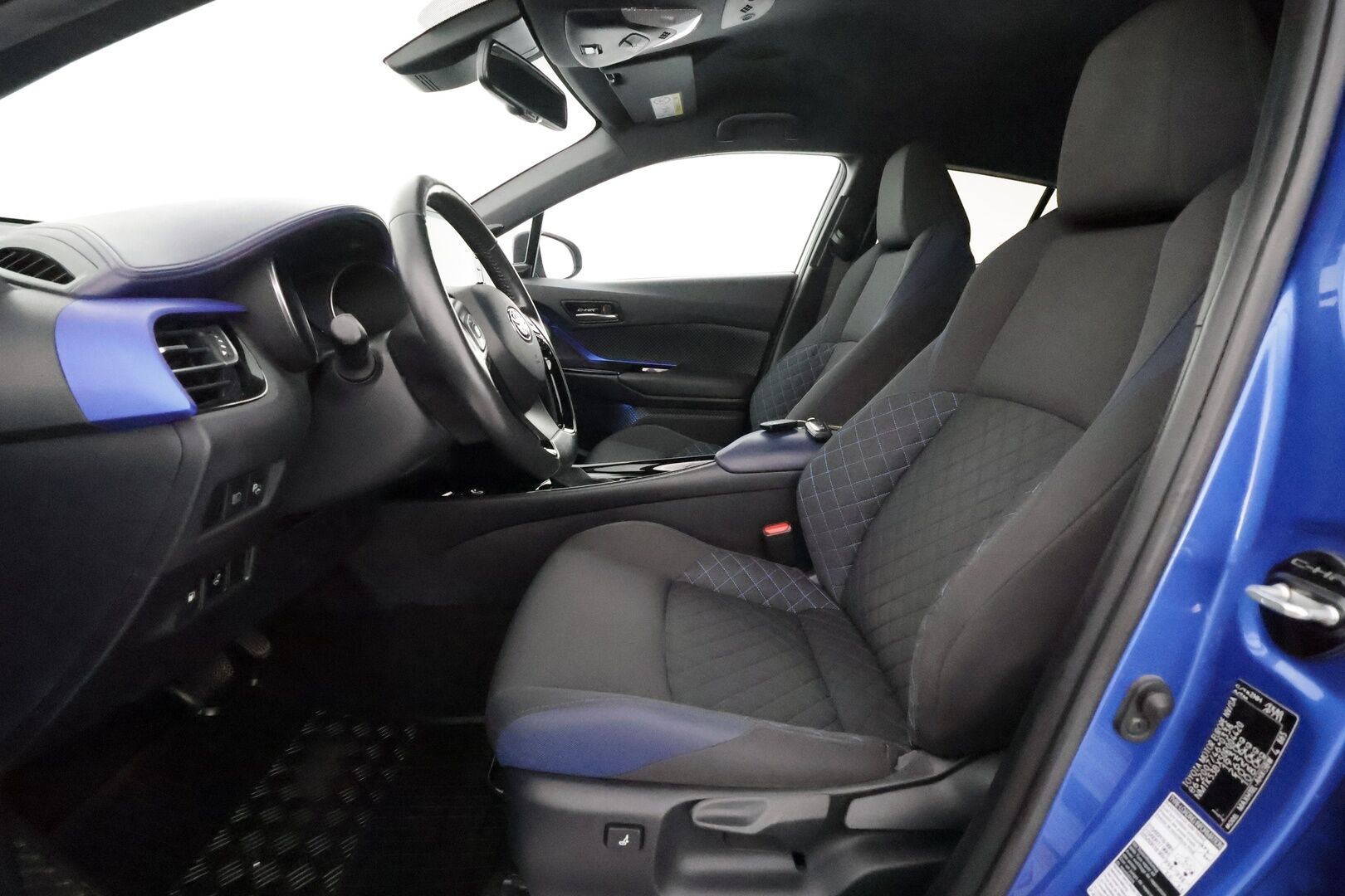 Toyota C-HR 2020 2,0 Hybrid Style **Adapt.Vakkari / P.Kamera / LED-valot / Sisätilanlämmitin / Kaistavahti / Navi / KeylessGO** -  Merkkihuollettu Suomi-auto / 2x Renkaat