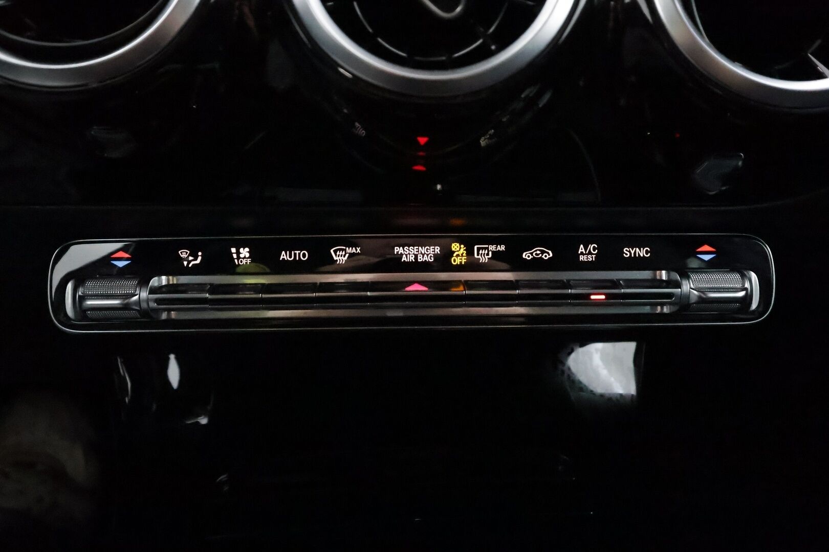 Mercedes-Benz A 2020 220 4MATIC A Business AMG - | Vakkari | Lohko | LED | P.Kamera | Sportti puolinahat | Widescreen | Suomi-auto |