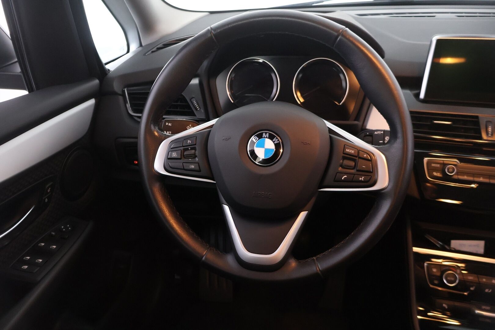 BMW 216 2020 F46 Gran Tourer 216i Business - * Suomi-auto | HUD | Vakionopeudensäädin | Intelligent safety | Irroitettava koukku*