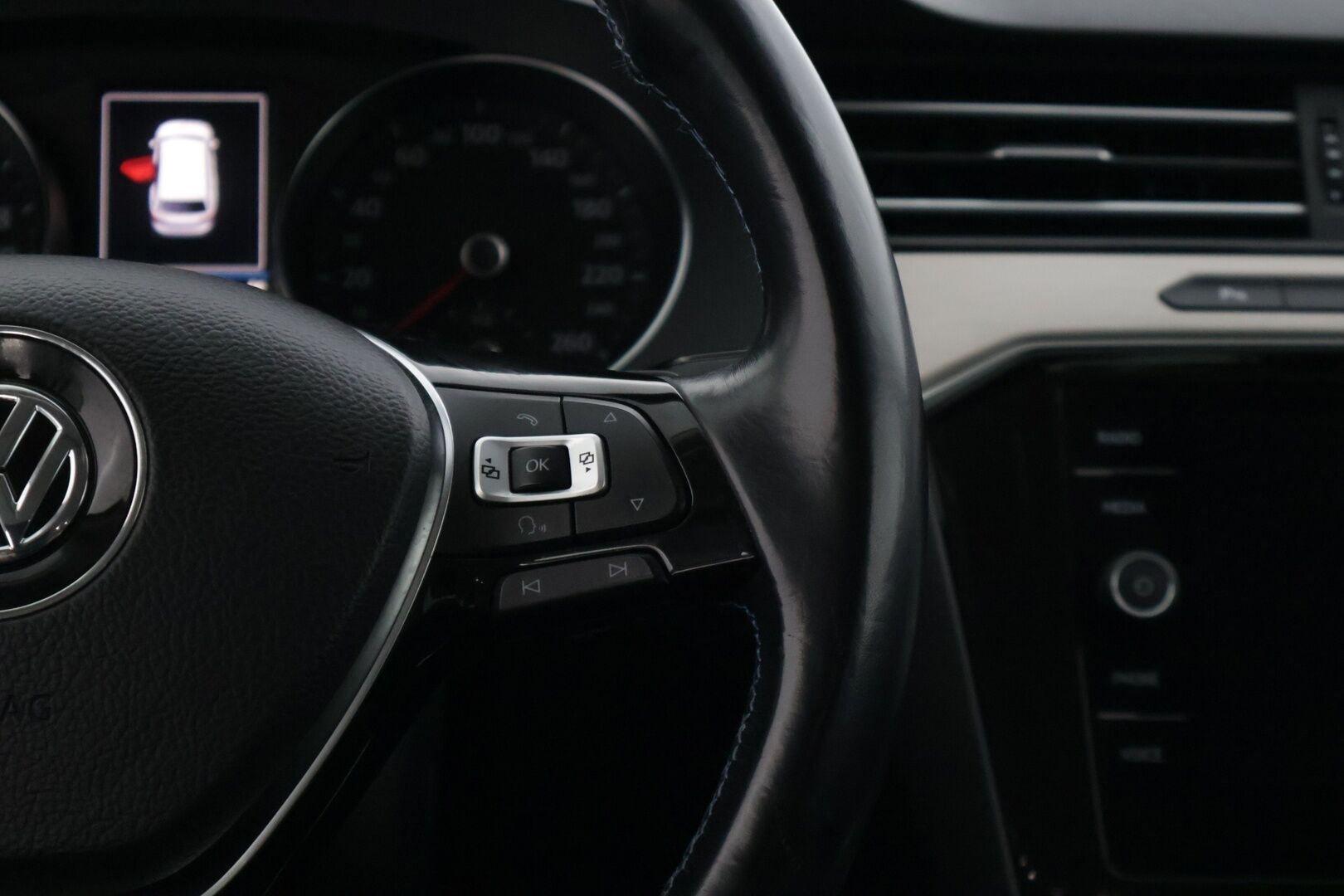 Volkswagen Passat 2018 Variant GTE Plug-In Hybrid 160 kW DSG-automaatti * Ada. Vakkari / P-kamera / Vetokoukku / AppConnect * - * Upeassa kunnossa oleva VW Passat Vetokoukulla, kaksilla renkailla & vanteilla! * - Osta nyt, maksa vasta ensi vuonna