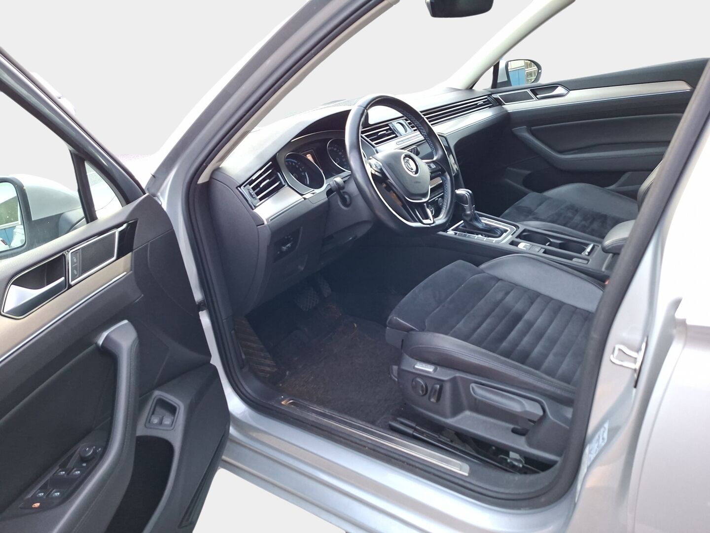 Volkswagen Passat 2018 PASSAT Farmari GTE (AC) 5ov 1395cm3 A * Ada. Vakkari / P-kamera / Koukku / AppConnect * - * Upeassa kunnossa oleva VW Passat kaksilla renkailla! *