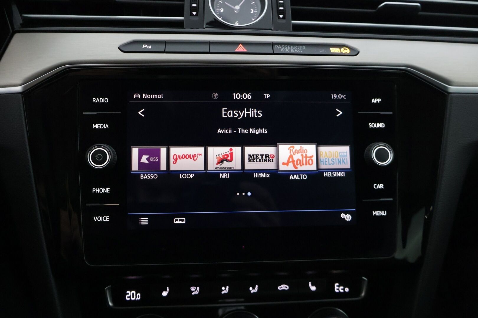 Volkswagen Passat 2018 Variant GTE Plug-In Hybrid 160 kW DSG-automaatti * Ada. Vakkari / P-kamera / Vetokoukku / AppConnect * - * Upeassa kunnossa oleva VW Passat Vetokoukulla, kaksilla renkailla & vanteilla! * - Osta nyt, maksa vasta ensi vuonna