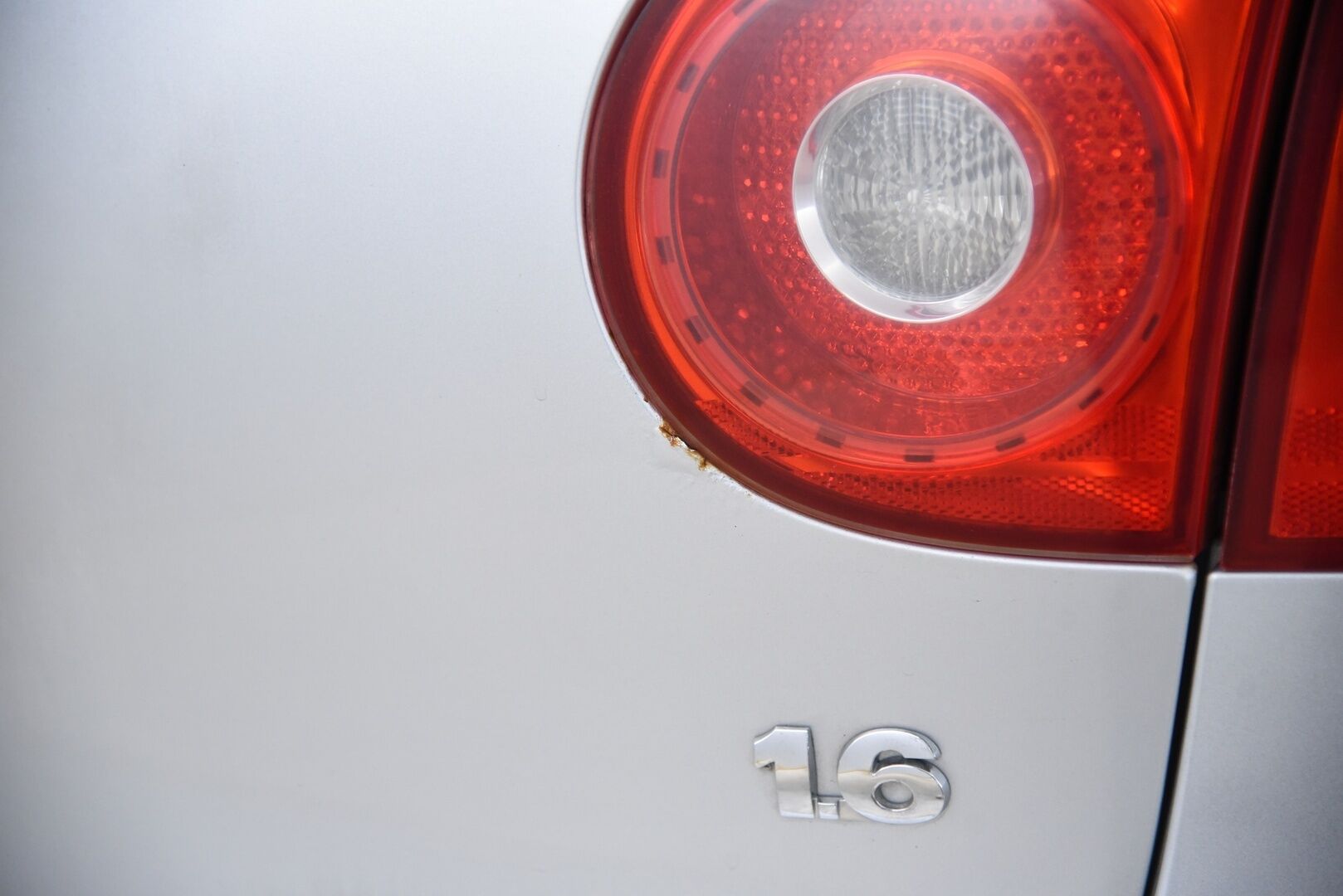 Volkswagen Golf 2005 1,6 75 kW Comfortline 5d / YritysOutlet - Myydään vain yrityksille / - Lohkolämmitin / 6kk leimaa! / Sisustalta todella siisti / Suomi-auto