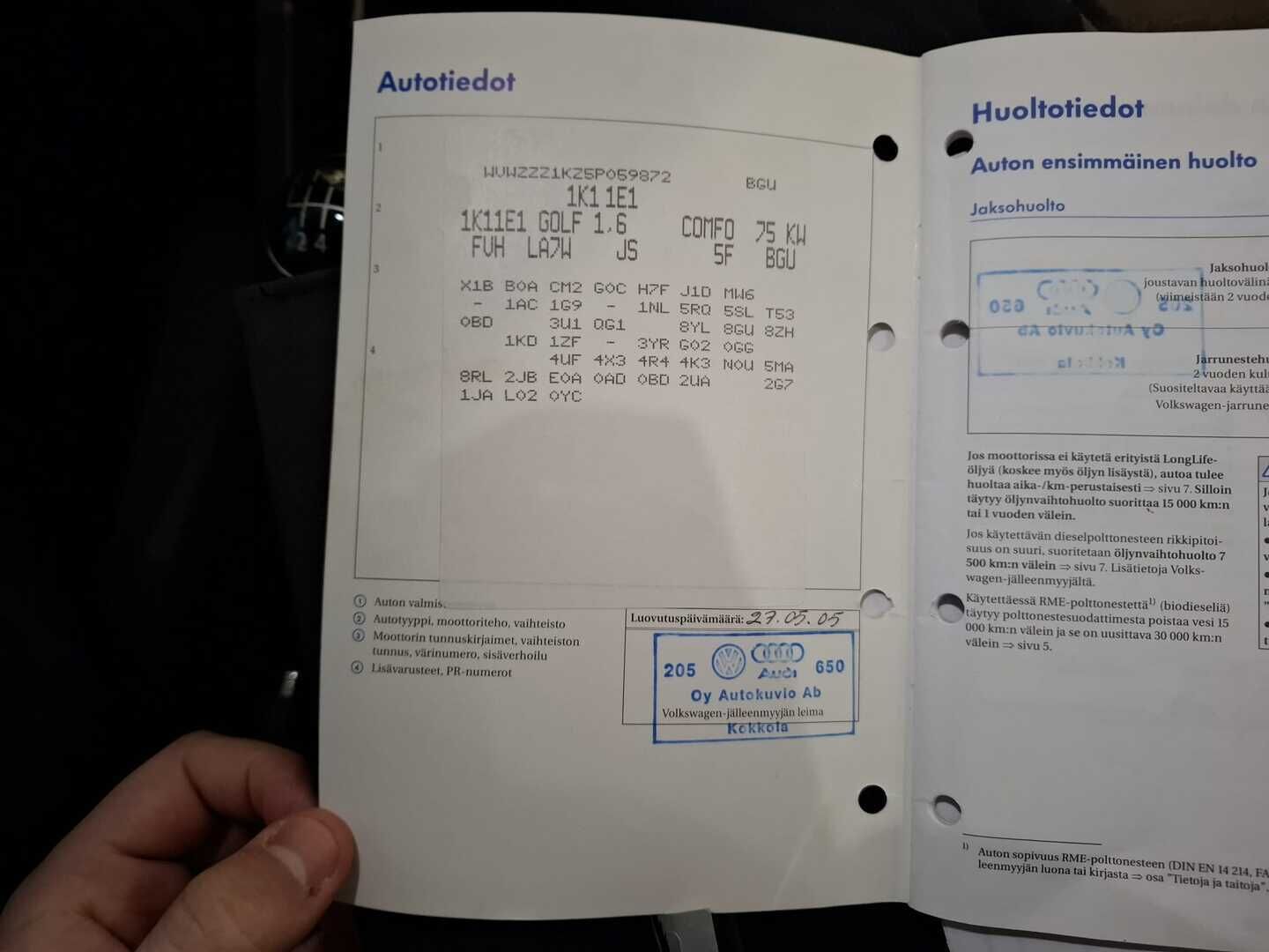 Volkswagen Golf 2005 1,6 75 kW Comfortline 5d / YritysOutlet - Myydään vain yrityksille / - Lohkolämmitin / 6kk leimaa! / Sisustalta todella siisti / Suomi-auto