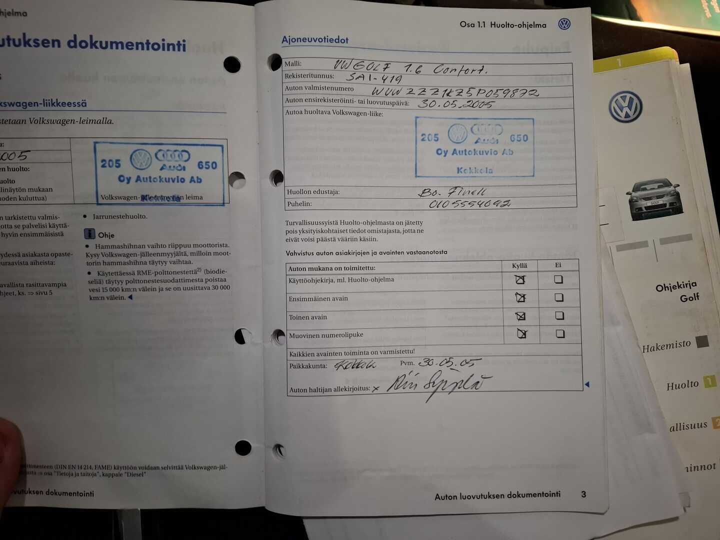 Volkswagen Golf 2005 1,6 75 kW Comfortline 5d / YritysOutlet - Myydään vain yrityksille / - Lohkolämmitin / 6kk leimaa! / Sisustalta todella siisti / Suomi-auto