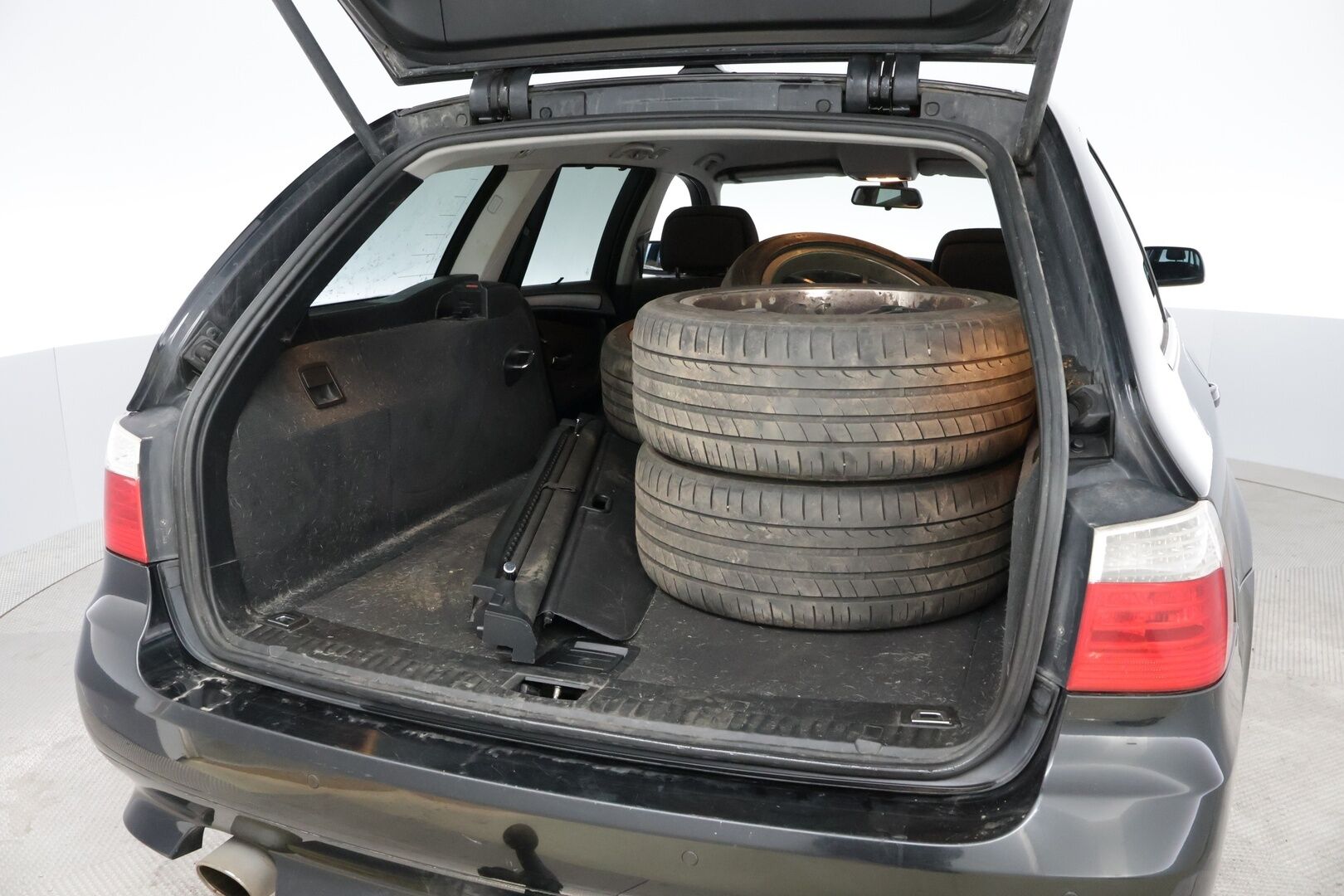 BMW 520 2008 E61 Touring Business - YritysOutlet - Myydään vain yrityksille - – Tämä auto myydään YritysOutlet -valikoimasta vain yritykselle