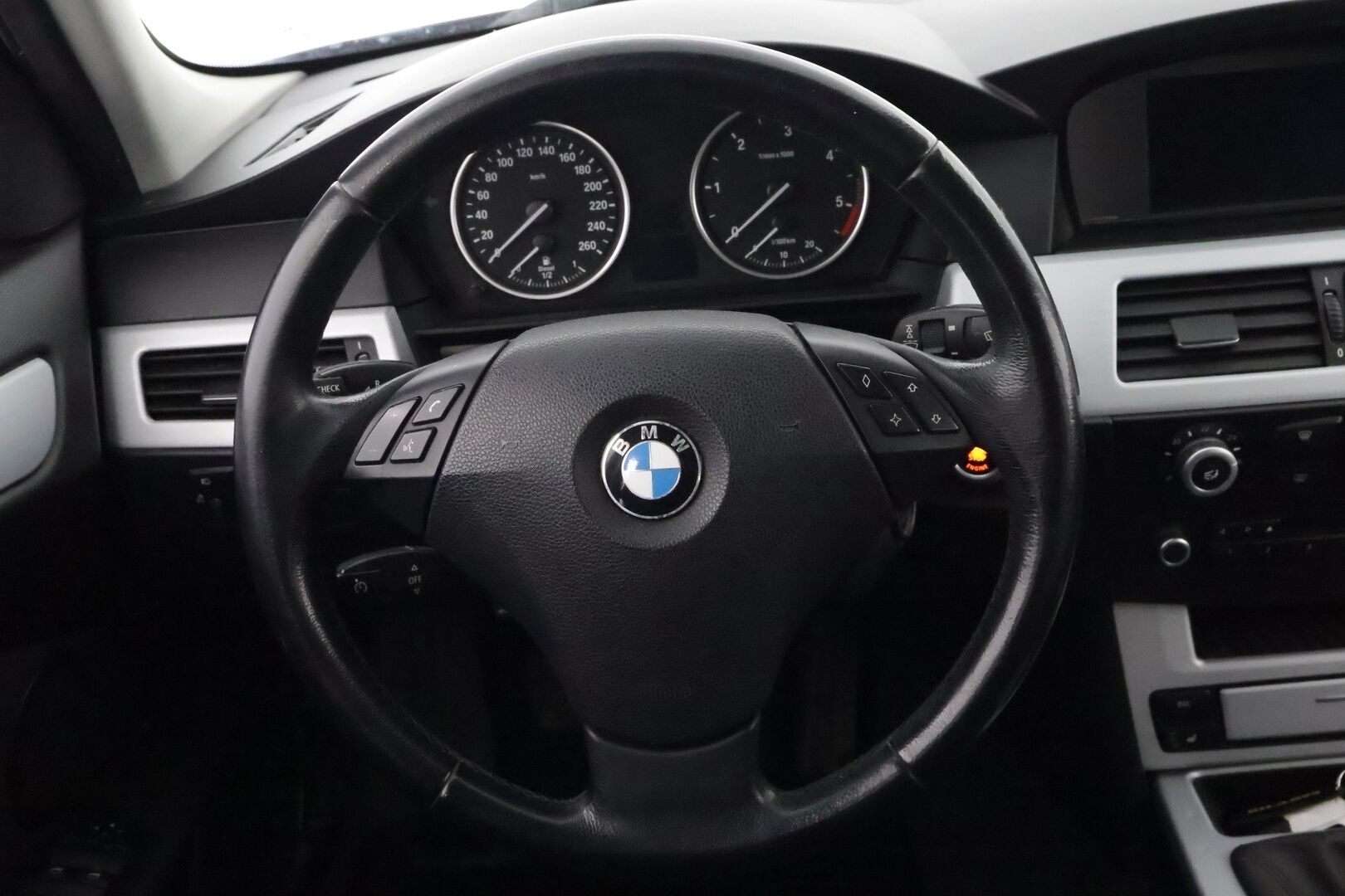 BMW 520 2008 E61 Touring Business - YritysOutlet - Myydään vain yrityksille - – Tämä auto myydään YritysOutlet -valikoimasta vain yritykselle