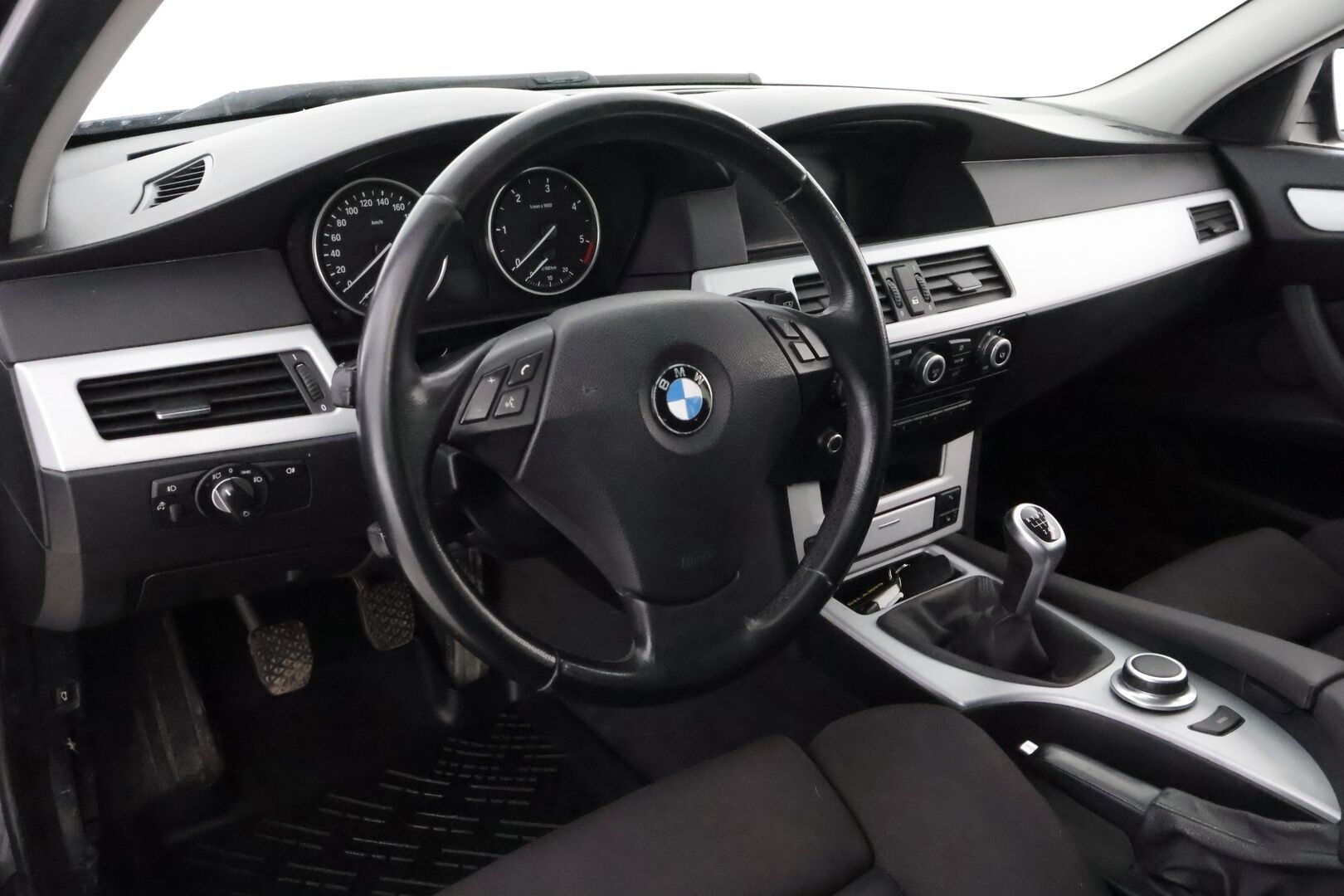 BMW 520 2008 E61 Touring Business - YritysOutlet - Myydään vain yrityksille - – Tämä auto myydään YritysOutlet -valikoimasta vain yritykselle