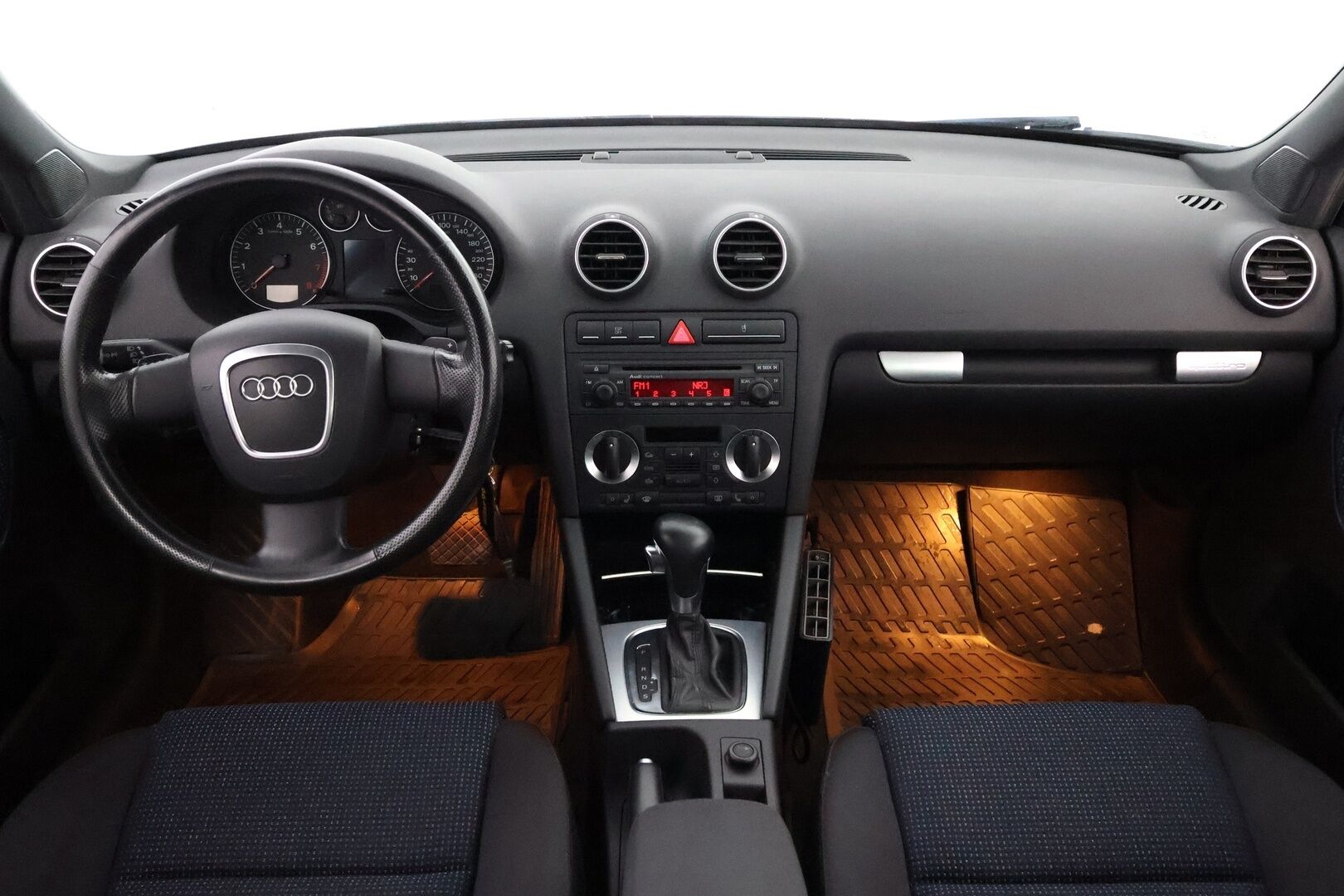 Audi A3 2005 3,2 184 kW quattro DSG-autom. YritysOutlet - Myydään vain yrityksille - YritysOutlet - Myydään vain yrityksille