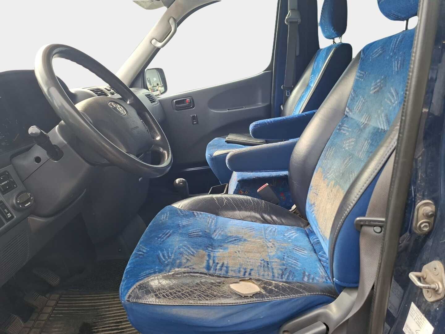 Toyota Hiace 2007 HIACE VAN 2.5TD YritysOutlet - Myydään vain yrityksille - | 8-paikkanen | Webasto | Sähköinen liukuovi | Inventteri | Suomi-auto |