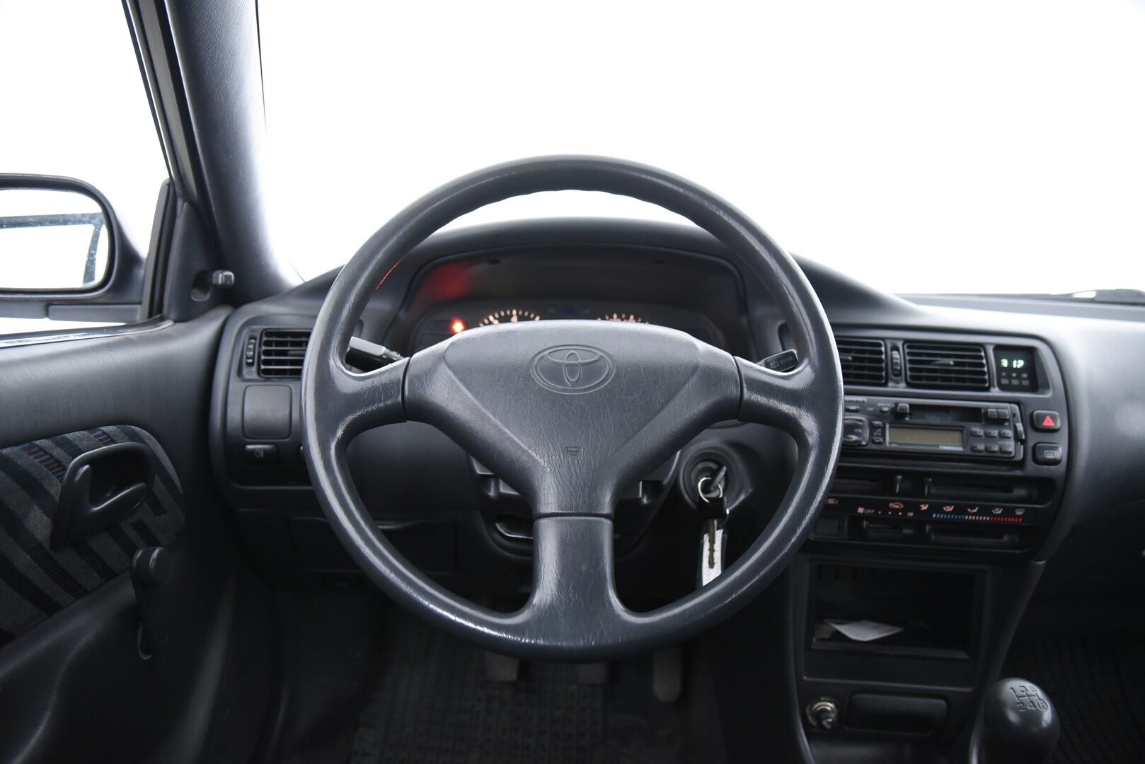 Toyota Corolla 1995 5D COROLLA STW 1.6XLI-AE101L-AWMDKW/247 - MYYDÄÄN HUUTOKAUPAT.COM!