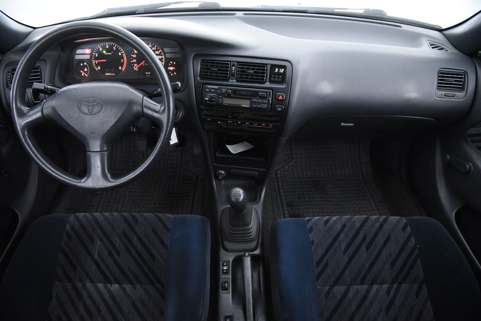Toyota Corolla 1995 5D COROLLA STW 1.6XLI-AE101L-AWMDKW/247 - MYYDÄÄN HUUTOKAUPAT.COM!