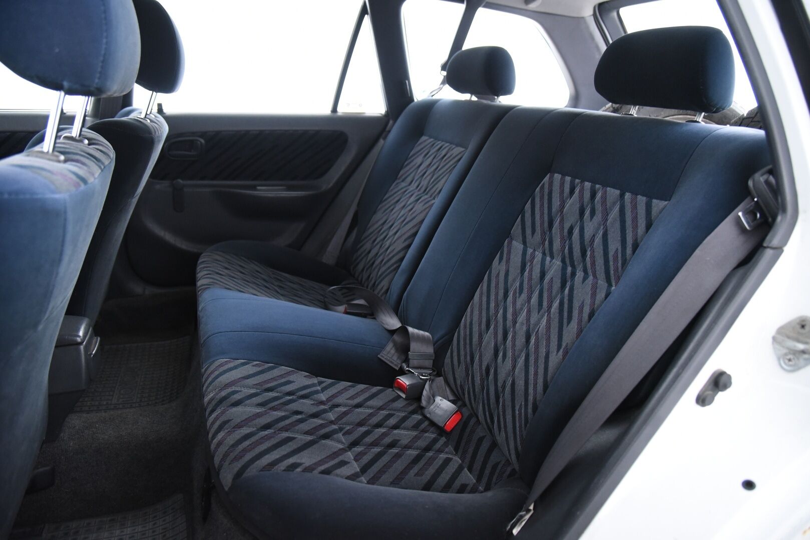 Toyota Corolla 1995 5D COROLLA STW 1.6XLI-AE101L-AWMDKW/247 - MYYDÄÄN HUUTOKAUPAT.COM!