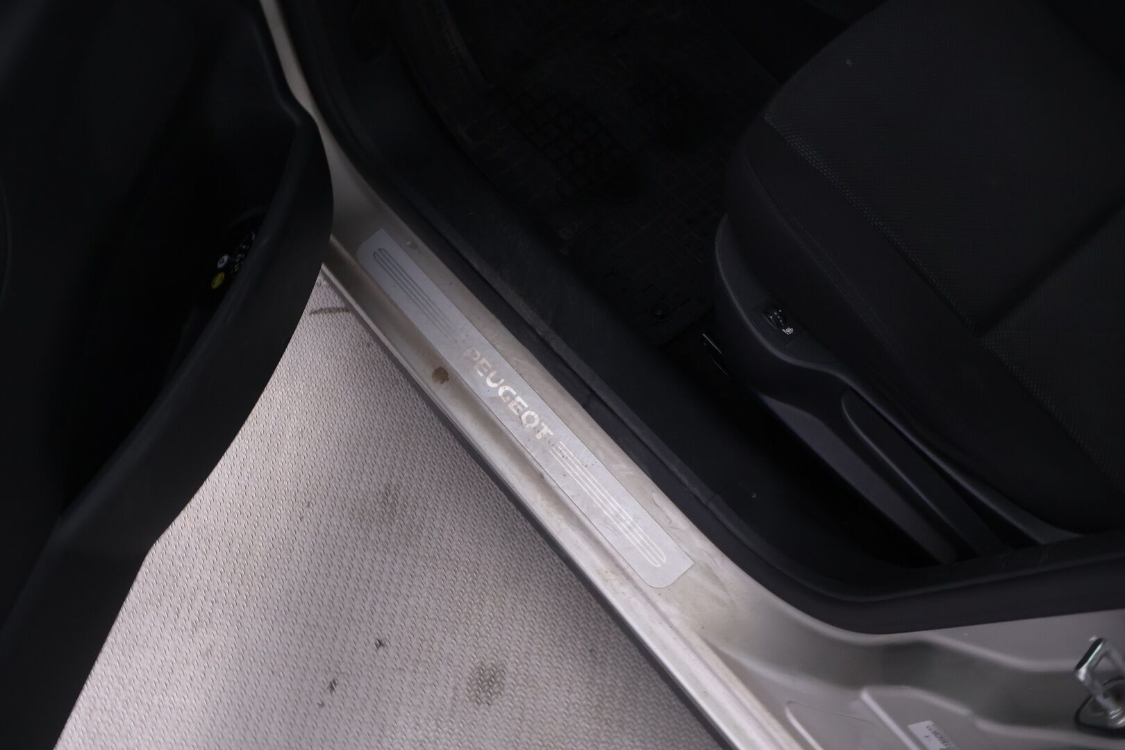 Peugeot 207 2009 Sport 120 5-ov. Platinum *YritysOutlet - Myydään vain yrityksille