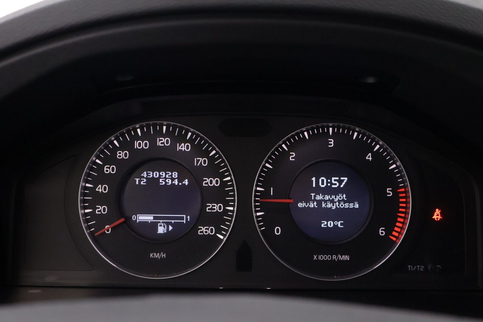 Volvo V70 2009 2,4D D4 Momentum - YritysOutlet - Myydään vain yrityksille - Jakopää vasta tehty / Suomi-auto! 