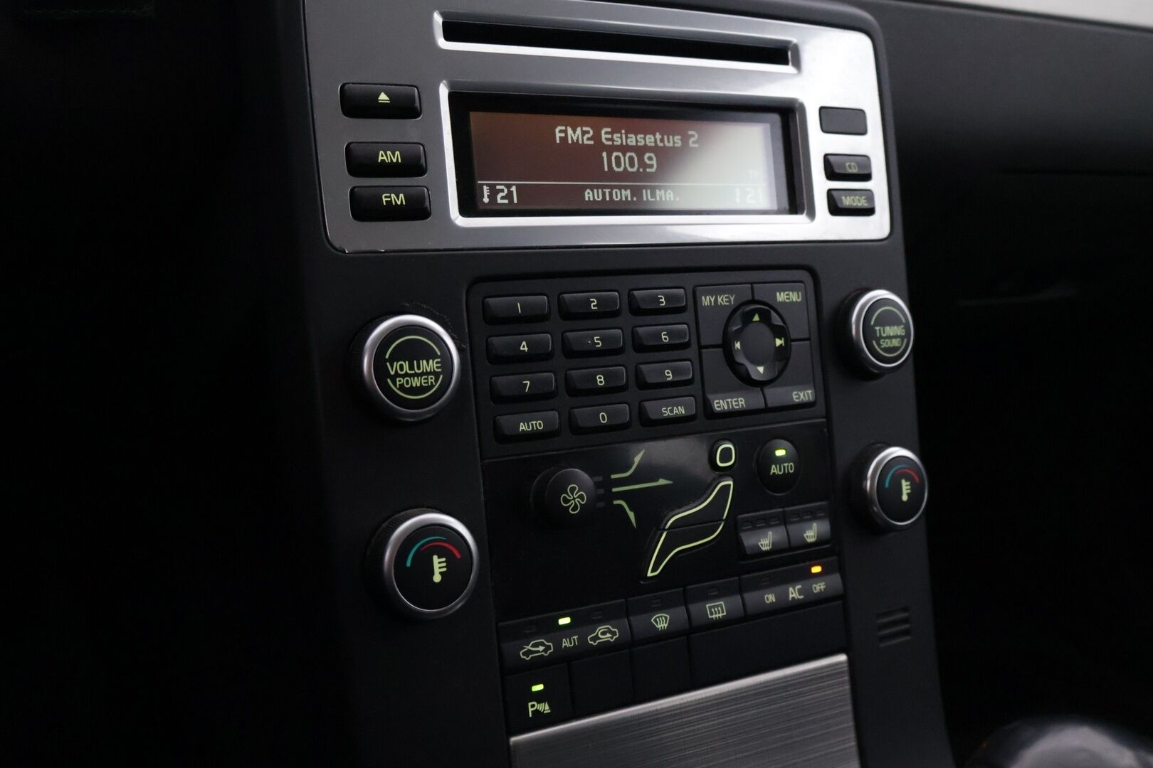 Volvo V70 2009 2,4D D4 Momentum - YritysOutlet - Myydään vain yrityksille - Jakopää vasta tehty / Suomi-auto! 