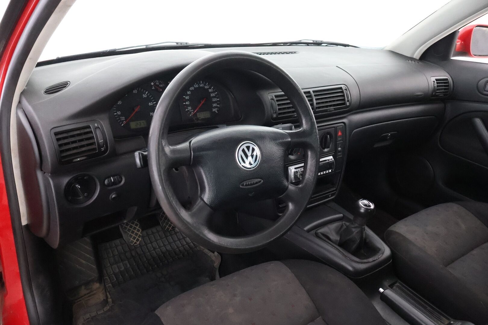 Volkswagen Passat Variant 1999 MYYDÄÄN HUUTOKAUPAT.COM!
