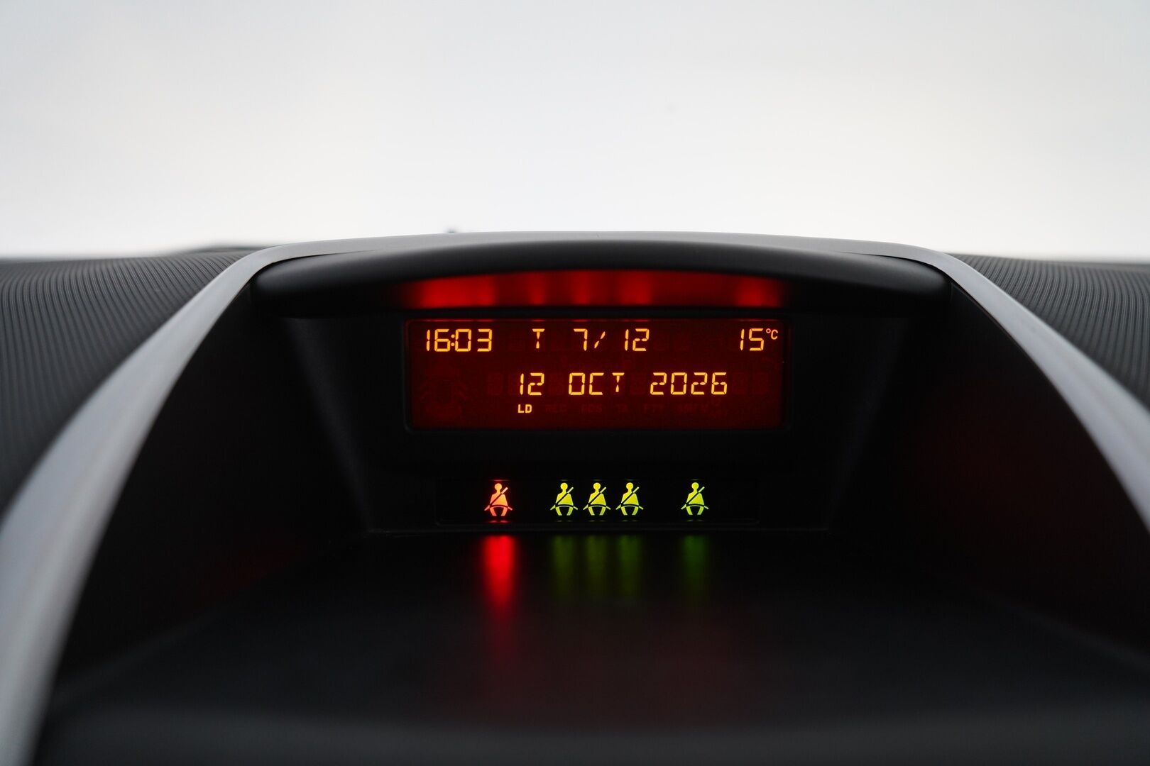 Peugeot 207 2007 * MYYDÄÄN HUUTOKAUPAT.COM *