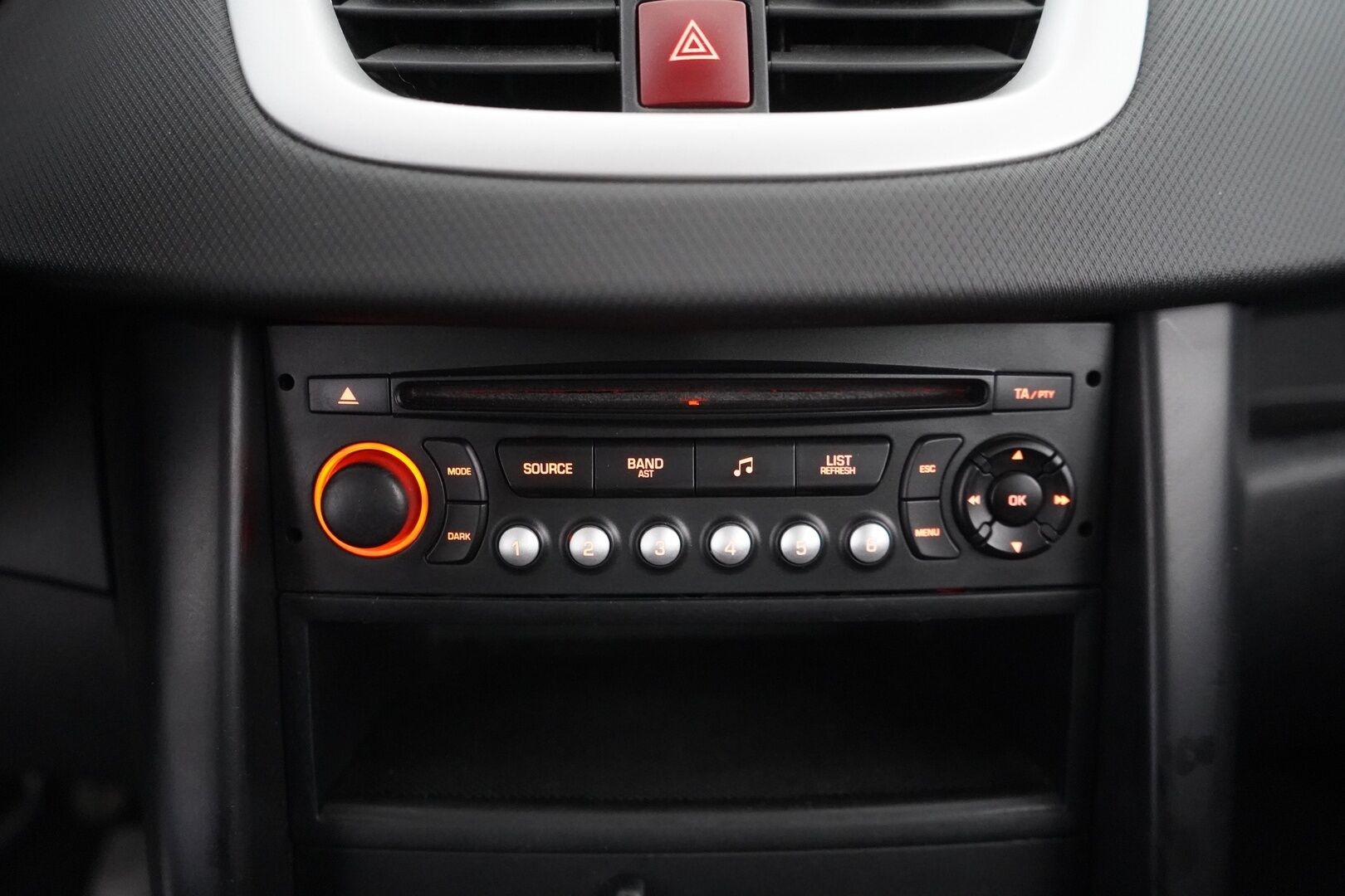 Peugeot 207 2007 * MYYDÄÄN HUUTOKAUPAT.COM *