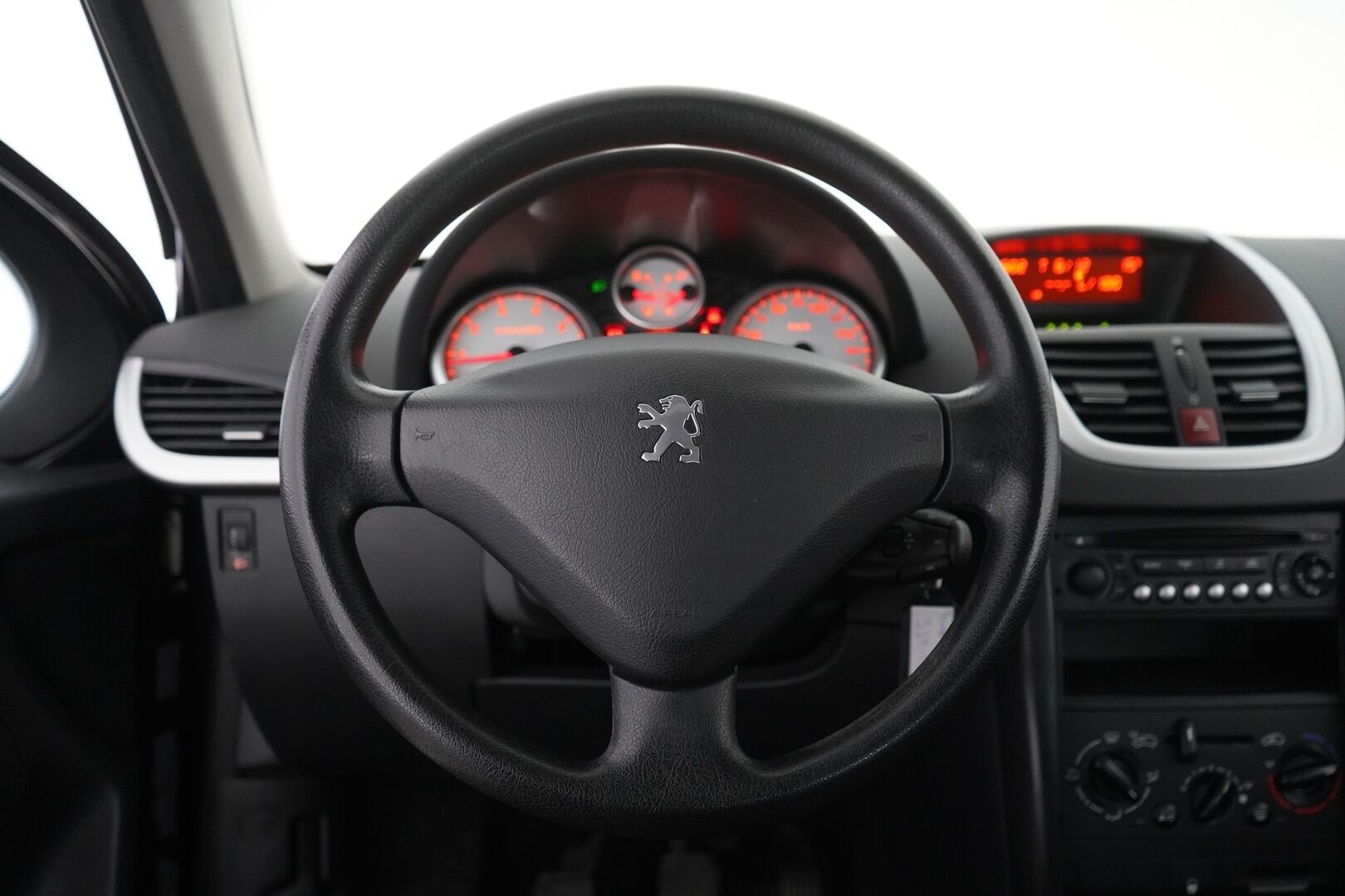Peugeot 207 2007 * MYYDÄÄN HUUTOKAUPAT.COM *