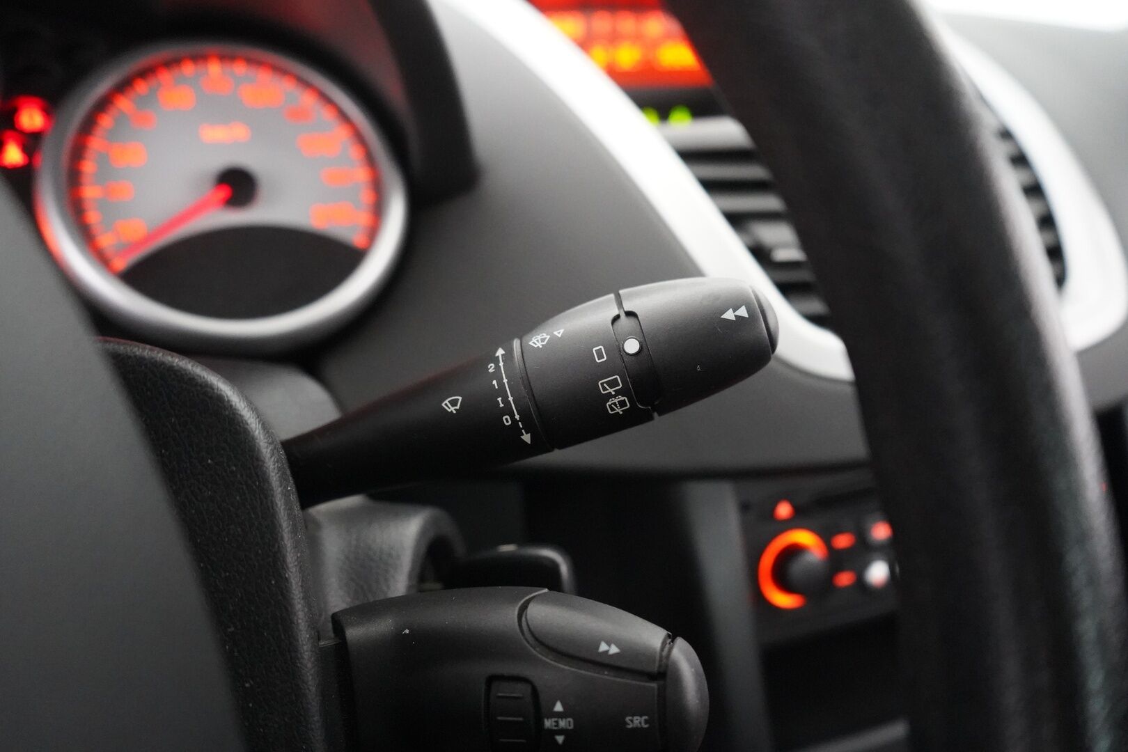 Peugeot 207 2007 * MYYDÄÄN HUUTOKAUPAT.COM *