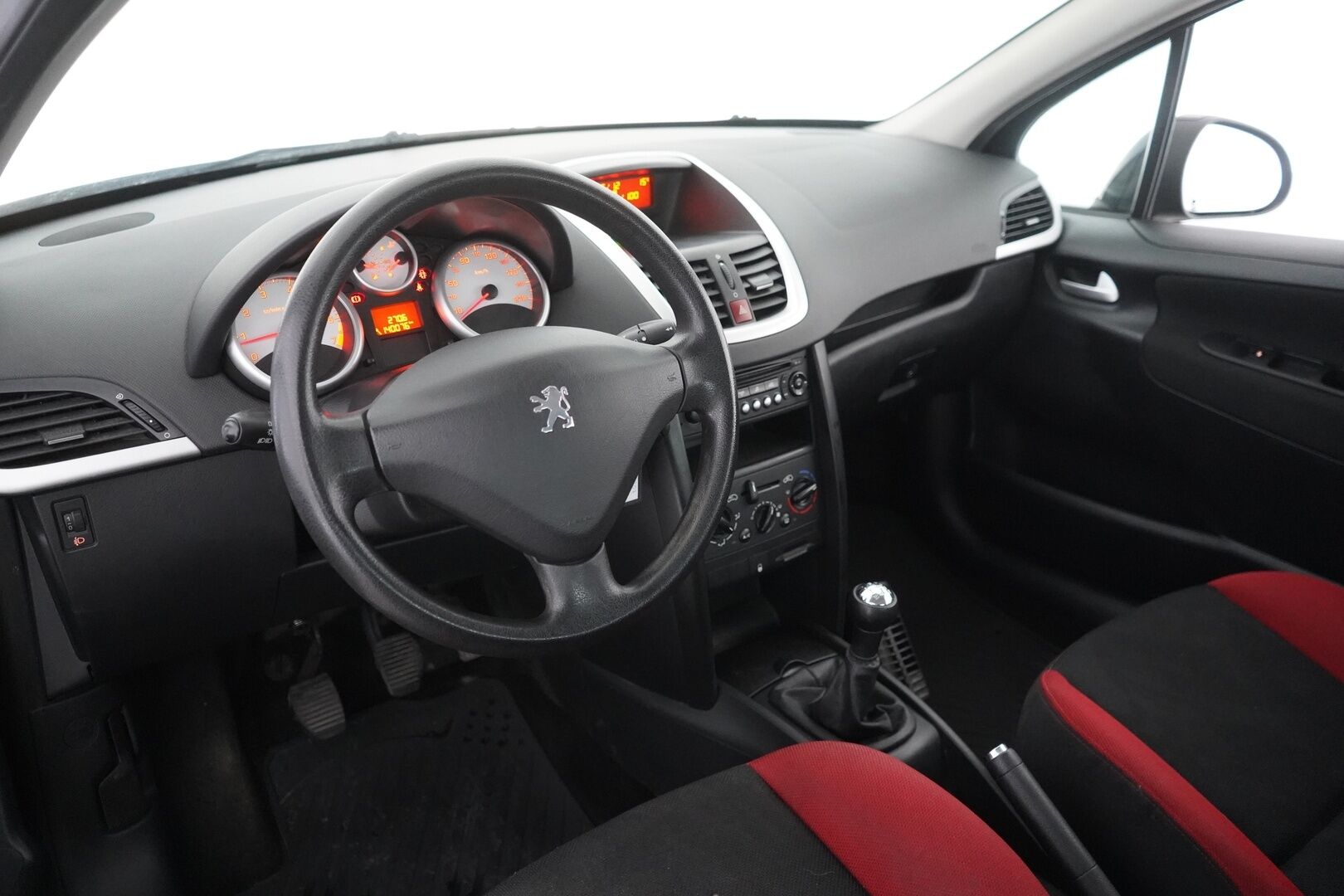 Peugeot 207 2007 * MYYDÄÄN HUUTOKAUPAT.COM *