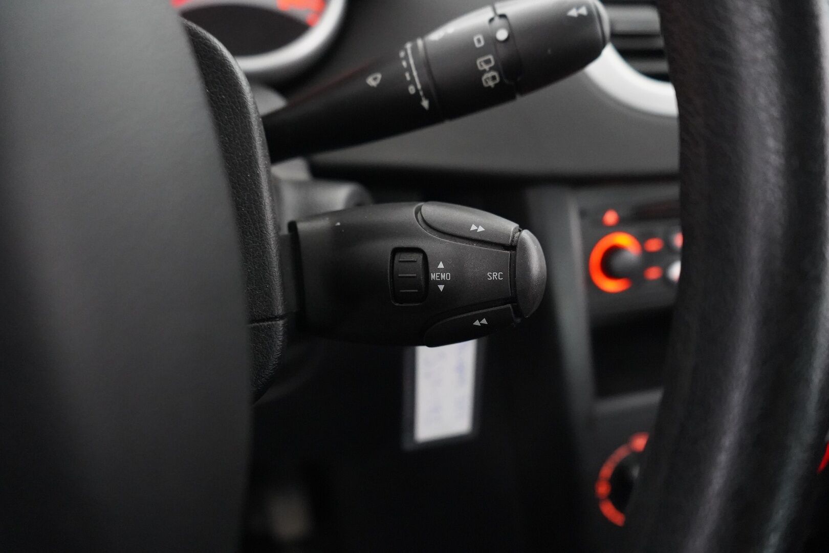 Peugeot 207 2007 * MYYDÄÄN HUUTOKAUPAT.COM *
