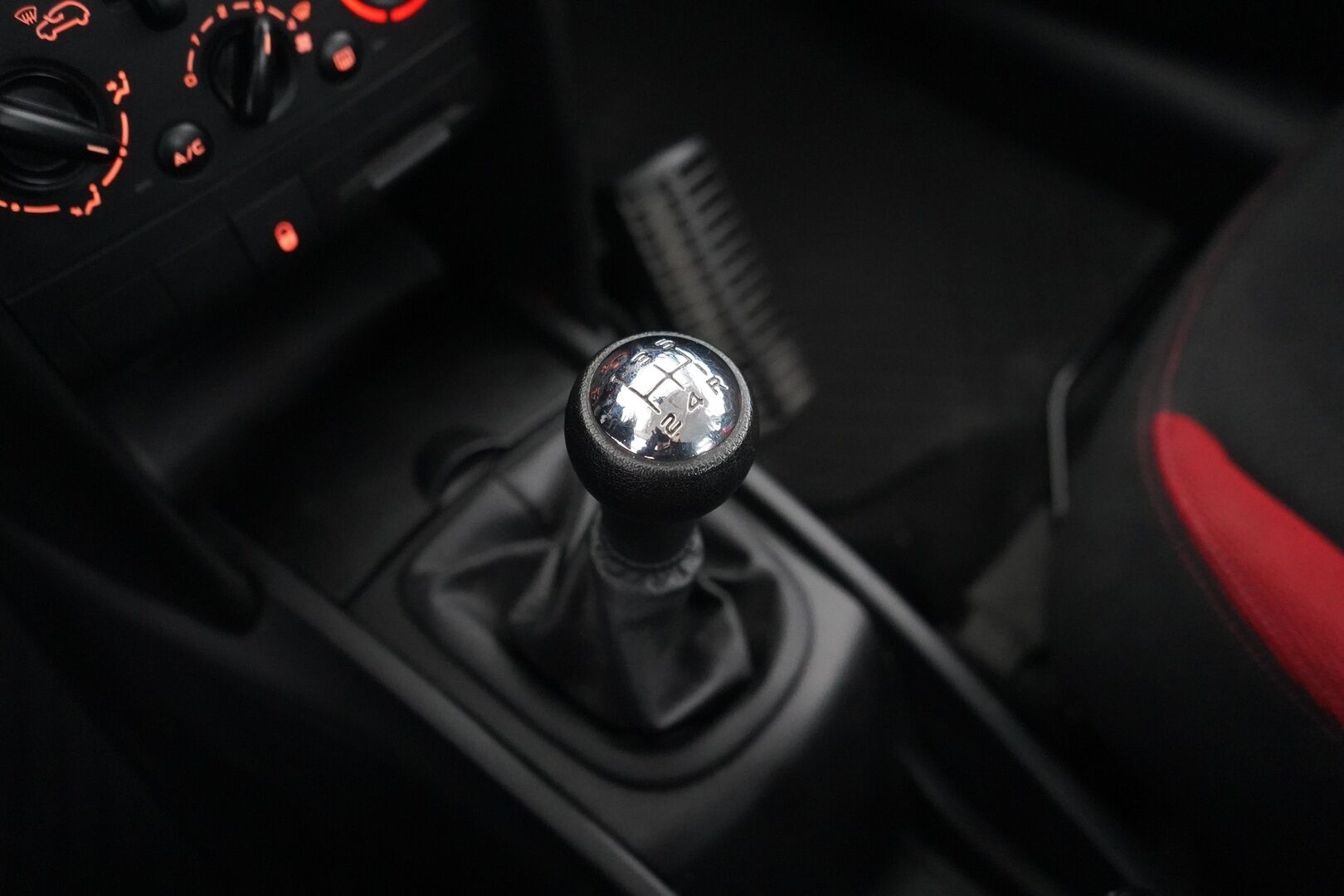 Peugeot 207 2007 * MYYDÄÄN HUUTOKAUPAT.COM *