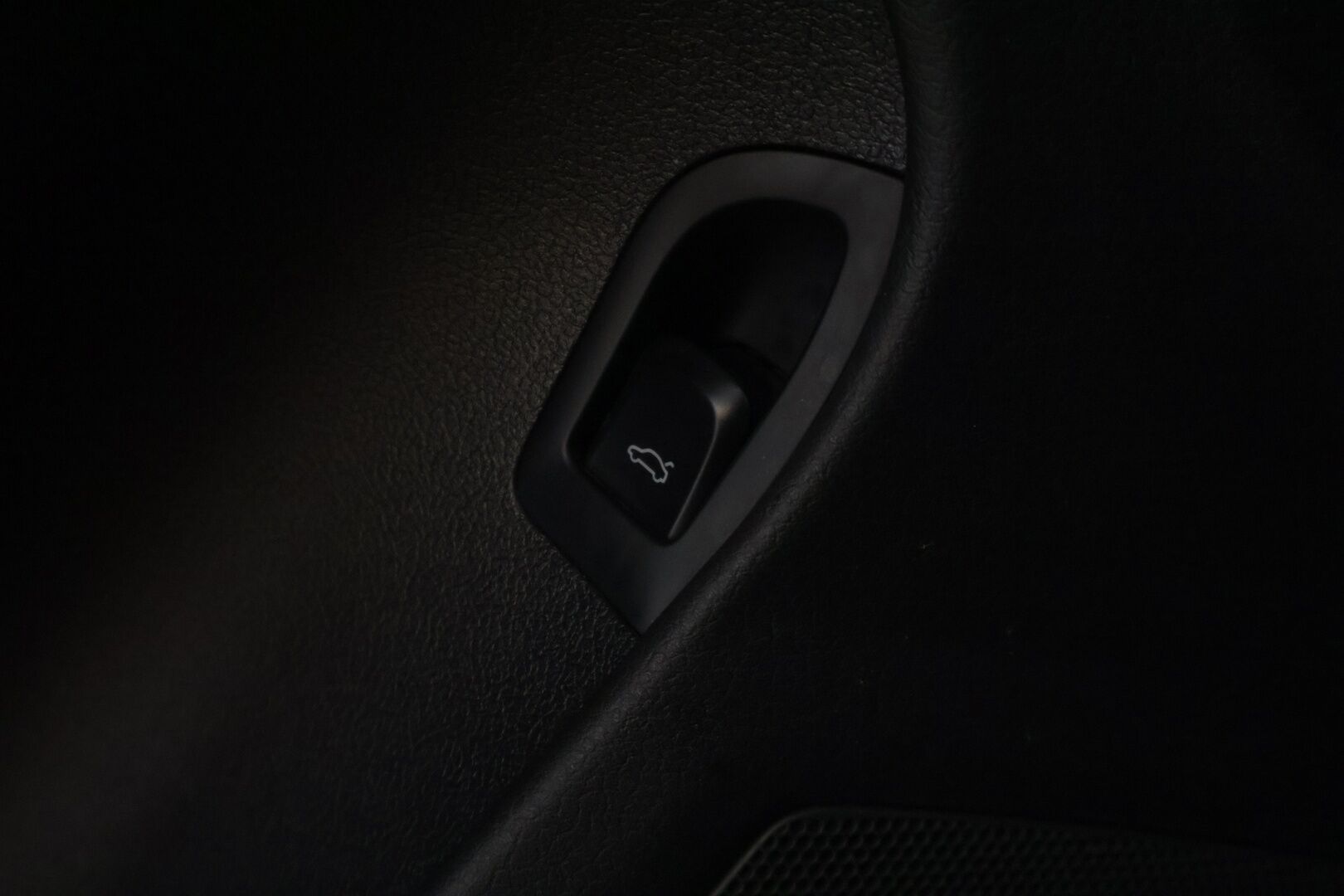 Audi A4 2010 Sedan 1,8 TFSI 88 kW Business- *YritysOutlet - Myydään vain yrityksille* - | 2-omisteinen | Vakkari | Lohkolämmitin | Xenon | Vetokoukku | 2x renkaat |