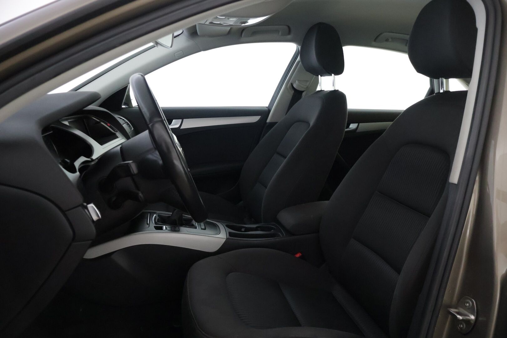 Audi A4 2010 Sedan 1,8 TFSI 88 kW Business- *YritysOutlet - Myydään vain yrityksille* - | 2-omisteinen | Vakkari | Lohkolämmitin | Xenon | Vetokoukku | 2x renkaat |