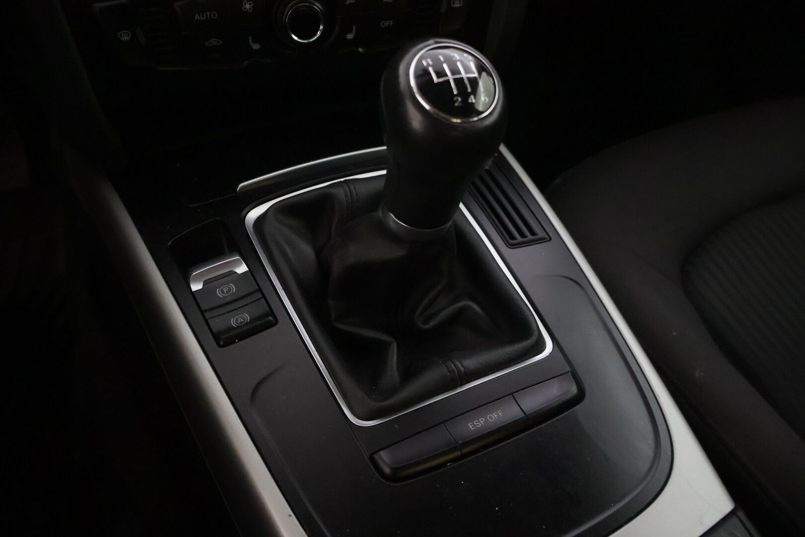Audi A4 2010 Sedan 1,8 TFSI 88 kW Business- *YritysOutlet - Myydään vain yrityksille* - | 2-omisteinen | Vakkari | Lohkolämmitin | Xenon | Vetokoukku | 2x renkaat |