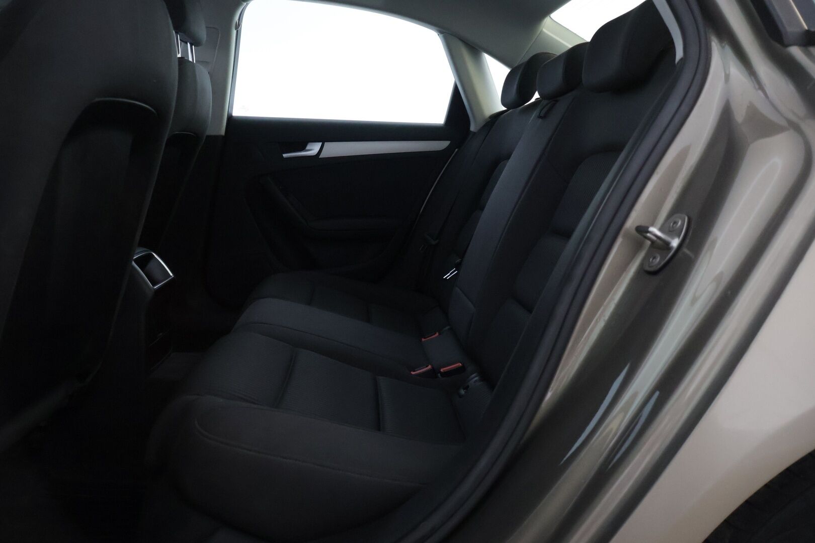 Audi A4 2010 Sedan 1,8 TFSI 88 kW Business- *YritysOutlet - Myydään vain yrityksille* - | 2-omisteinen | Vakkari | Lohkolämmitin | Xenon | Vetokoukku | 2x renkaat |