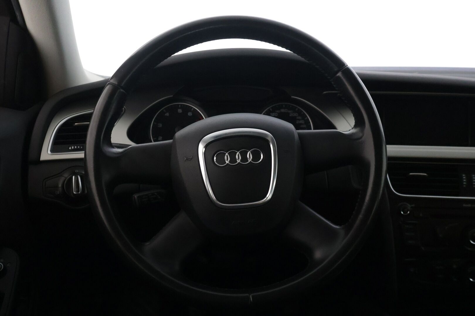 Audi A4 2010 Sedan 1,8 TFSI 88 kW Business- *YritysOutlet - Myydään vain yrityksille* - | 2-omisteinen | Vakkari | Lohkolämmitin | Xenon | Vetokoukku | 2x renkaat |