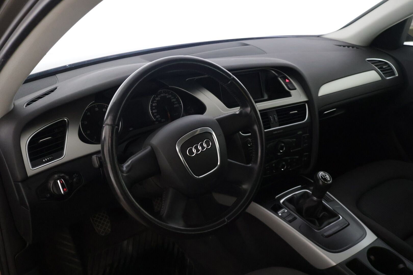 Audi A4 2010 Sedan 1,8 TFSI 88 kW Business- *YritysOutlet - Myydään vain yrityksille* - | 2-omisteinen | Vakkari | Lohkolämmitin | Xenon | Vetokoukku | 2x renkaat |