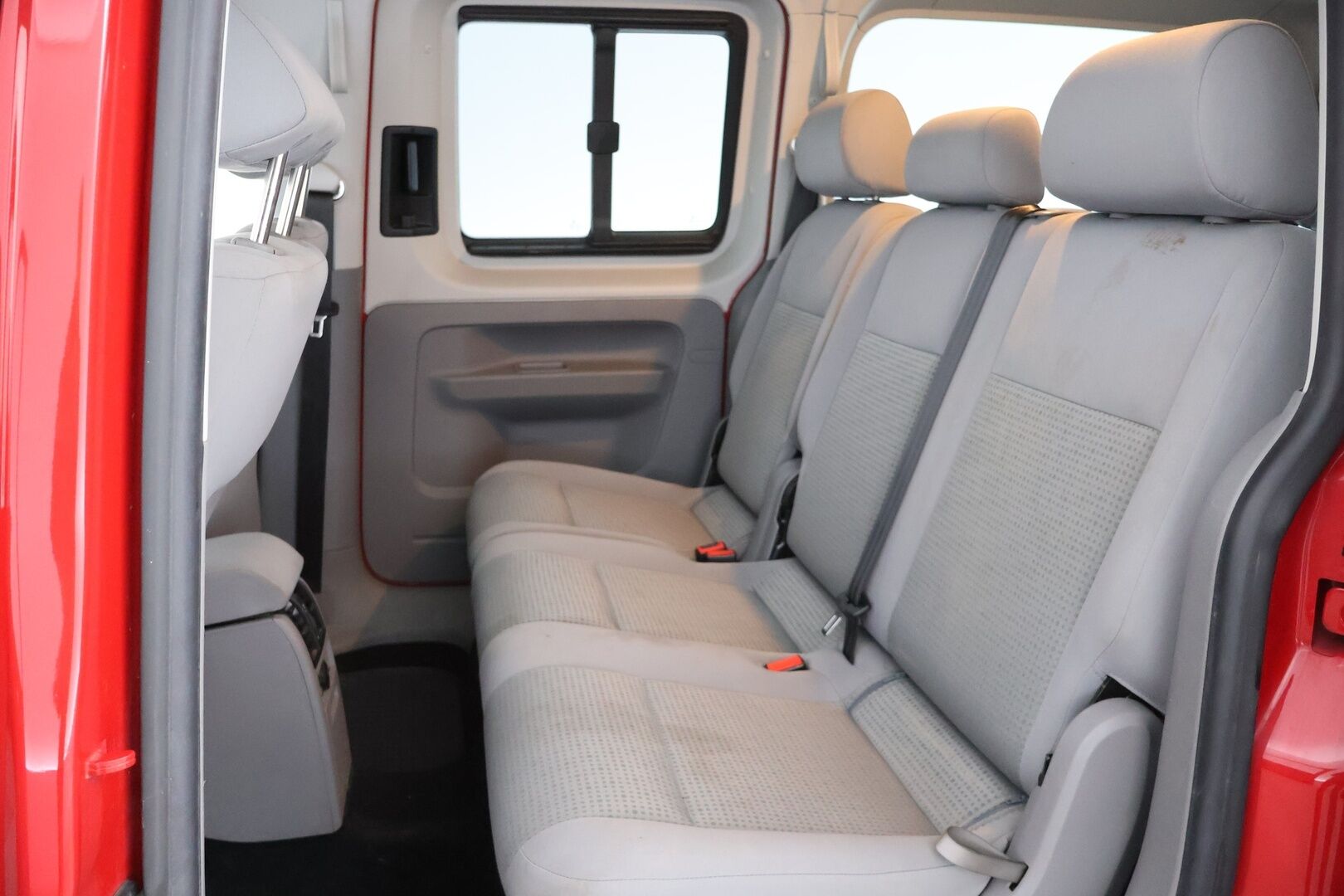 Volkswagen Caddy Maxi 2010 Life 1,9 TDI 77 kW DSG-autom. | Myydään huutokaupat.comissa | - | Koukku | Vakkari | 7P | Lohko | 2x Vanteet renkaineen |