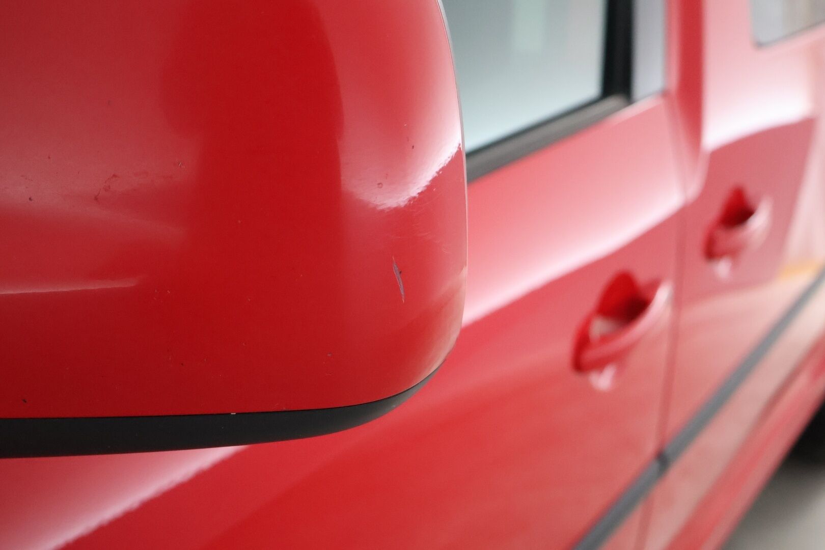 Volkswagen Caddy Maxi 2010 Life 1,9 TDI 77 kW DSG-autom. | Myydään huutokaupat.comissa | - | Koukku | Vakkari | 7P | Lohko | 2x Vanteet renkaineen |