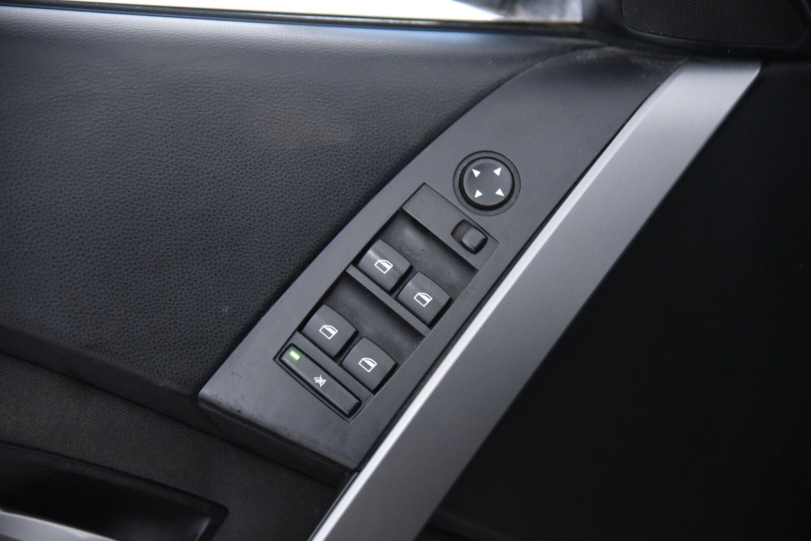 BMW 530 2007 E61 Touring / Webasto / Koukku / Xenon / Prof. Navi / Vakkari - Myydään huutokaupat.comissa!