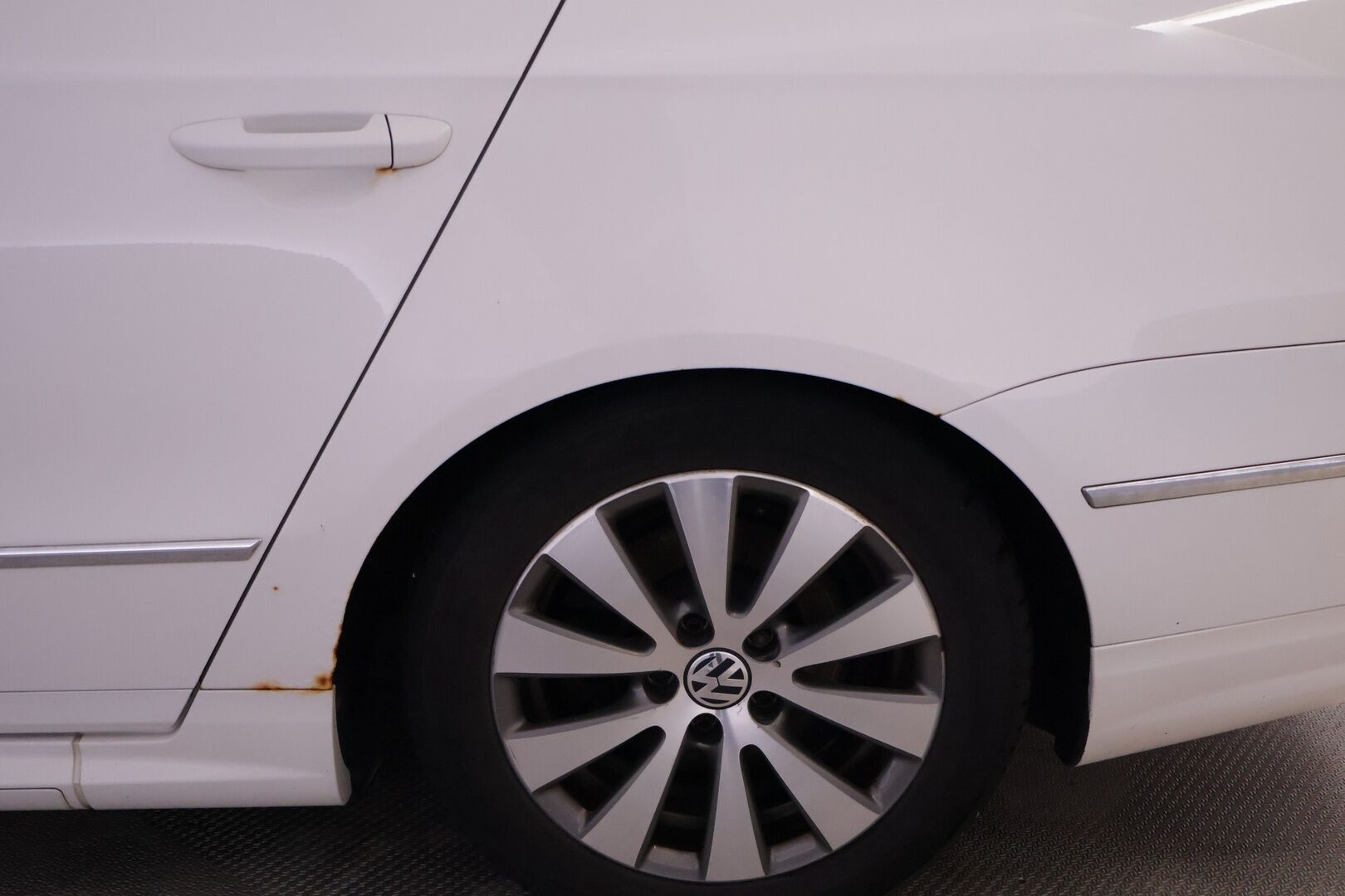 Volkswagen Passat 2010 Sedan BlueMotion 1,6 TDI 77 kW (105 hv) - YritysOutlet - Myydään vain yrityksille - | Yritys Outlet Myydään vain yrityksille! | 2x alut hyvillä renkailla | Vakkari | Koukku | P.Tutkat |