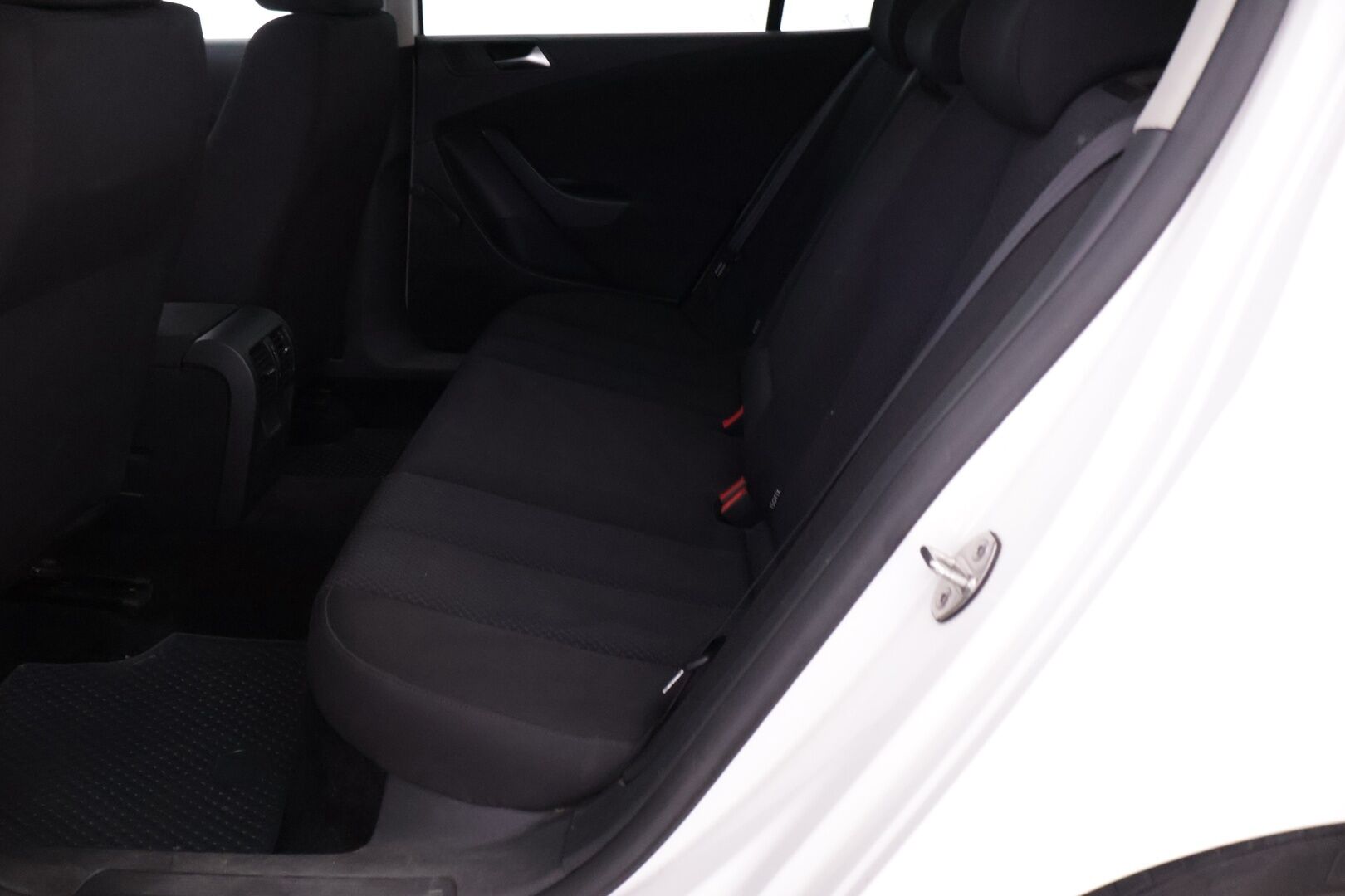 Volkswagen Passat 2010 Sedan BlueMotion 1,6 TDI 77 kW (105 hv) - YritysOutlet - Myydään vain yrityksille - | Yritys Outlet Myydään vain yrityksille! | 2x alut hyvillä renkailla | Vakkari | Koukku | P.Tutkat |