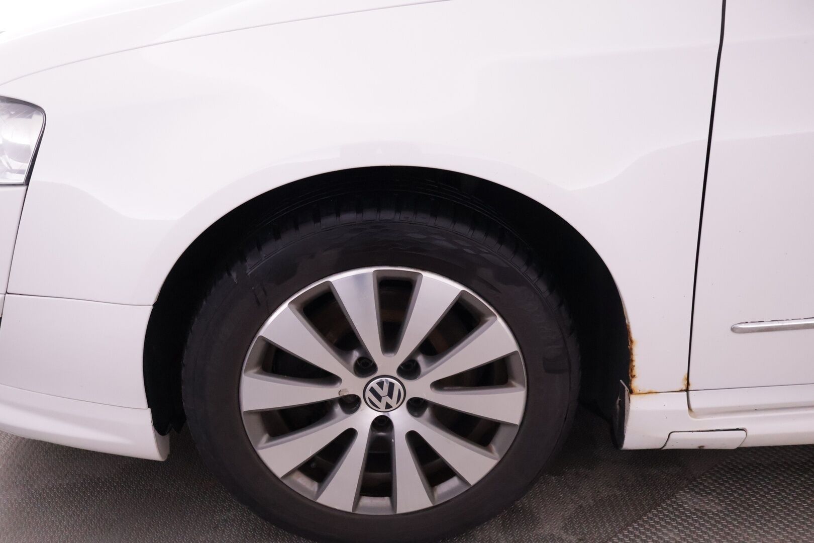Volkswagen Passat 2010 Sedan BlueMotion 1,6 TDI 77 kW (105 hv) - YritysOutlet - Myydään vain yrityksille - | Yritys Outlet Myydään vain yrityksille! | 2x alut hyvillä renkailla | Vakkari | Koukku | P.Tutkat |